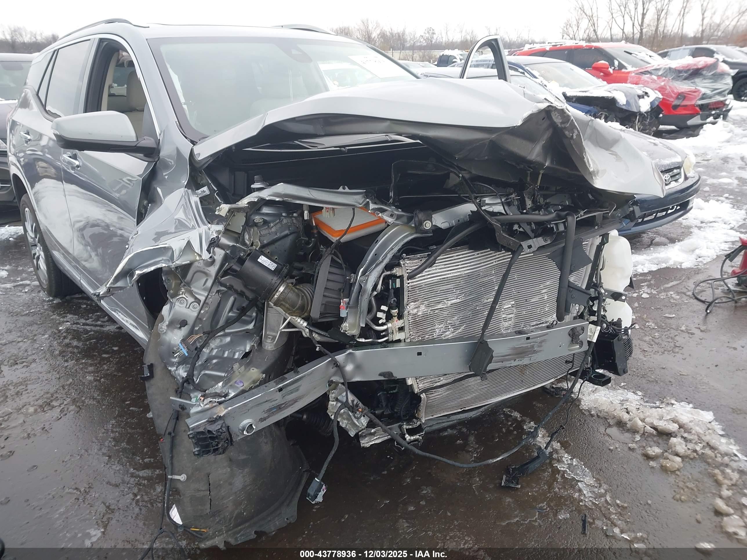 GMC TERRAIN image 6