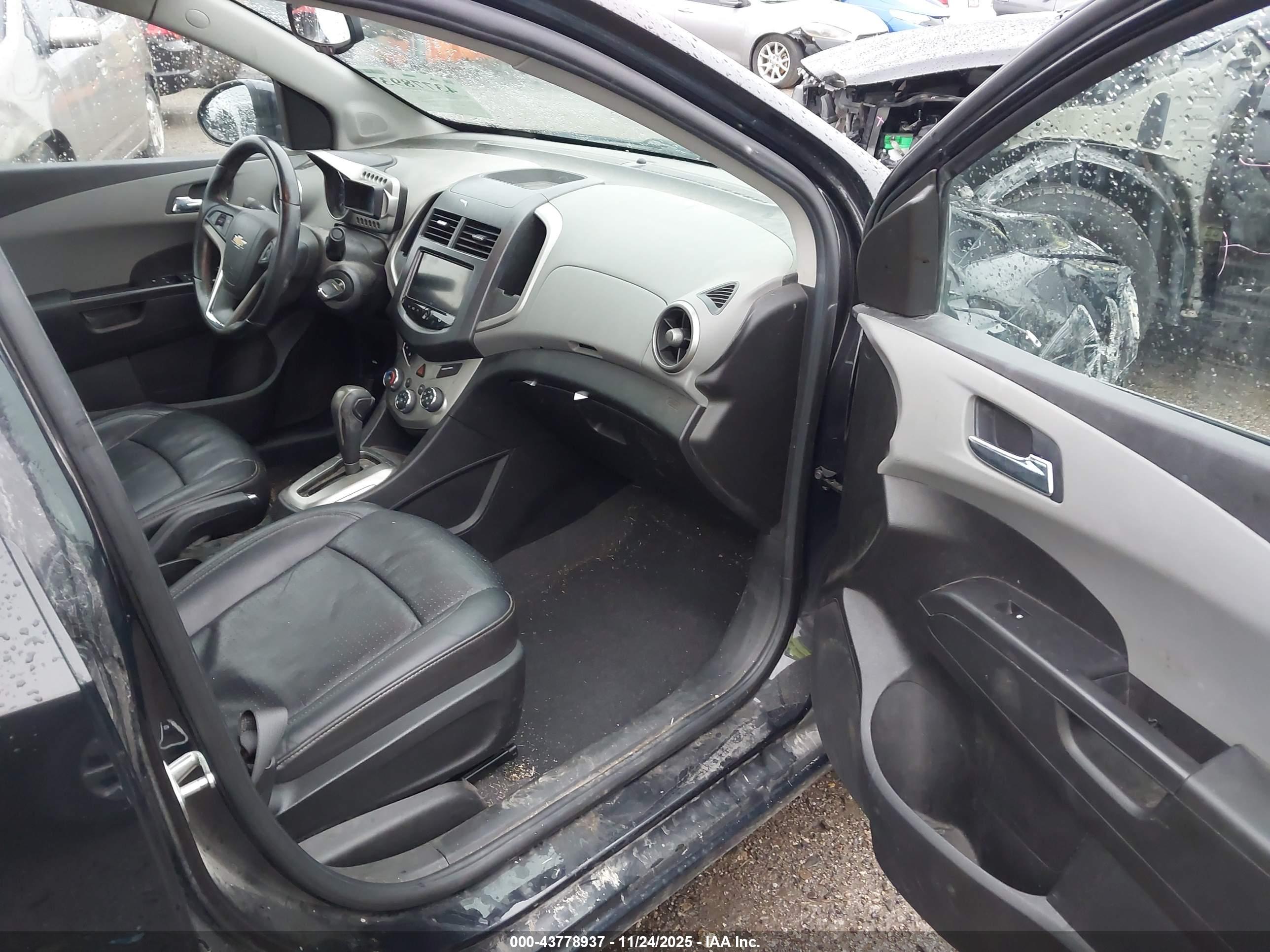CHEVROLET SONIC image 5