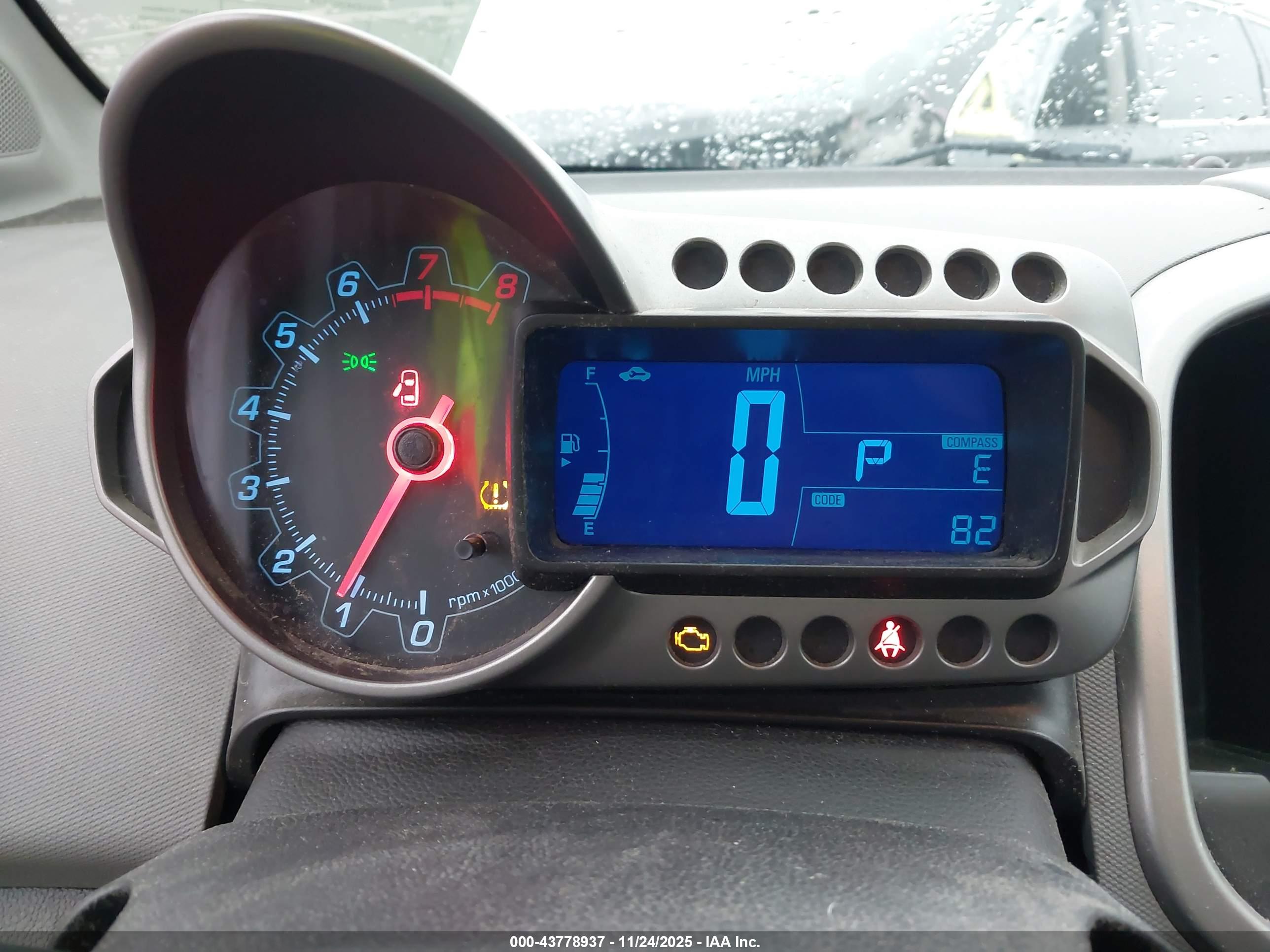 CHEVROLET SONIC image 7