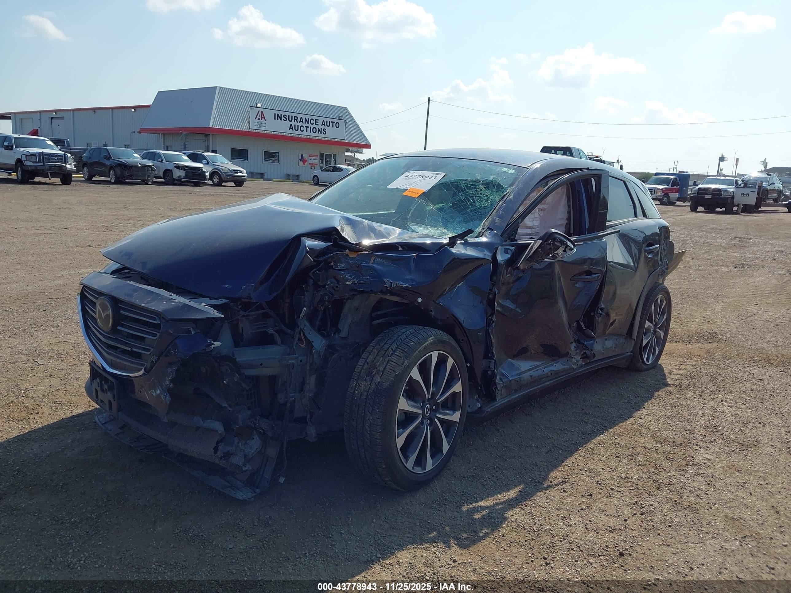 MAZDA CX-3 image 2