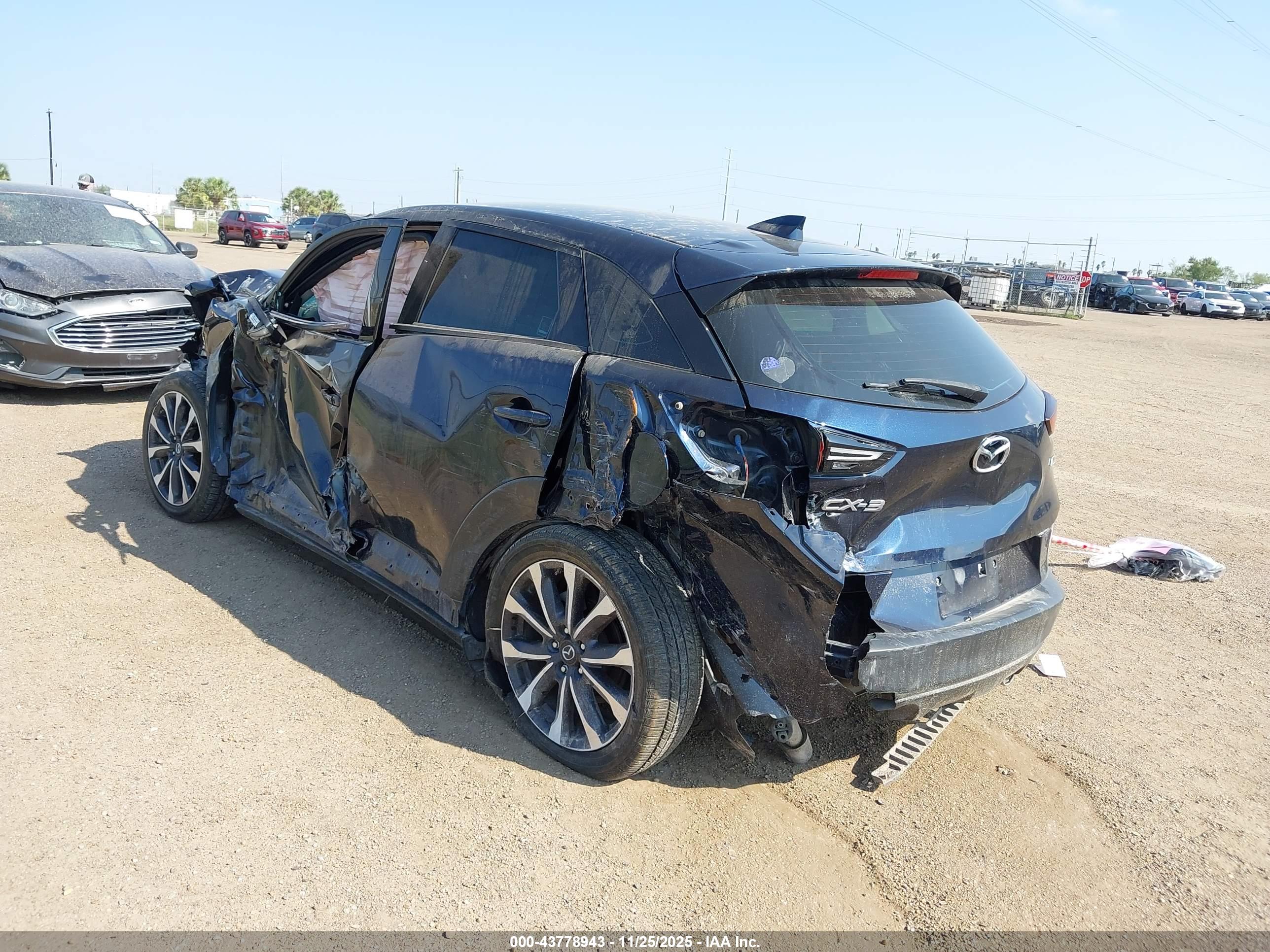 MAZDA CX-3 image 3