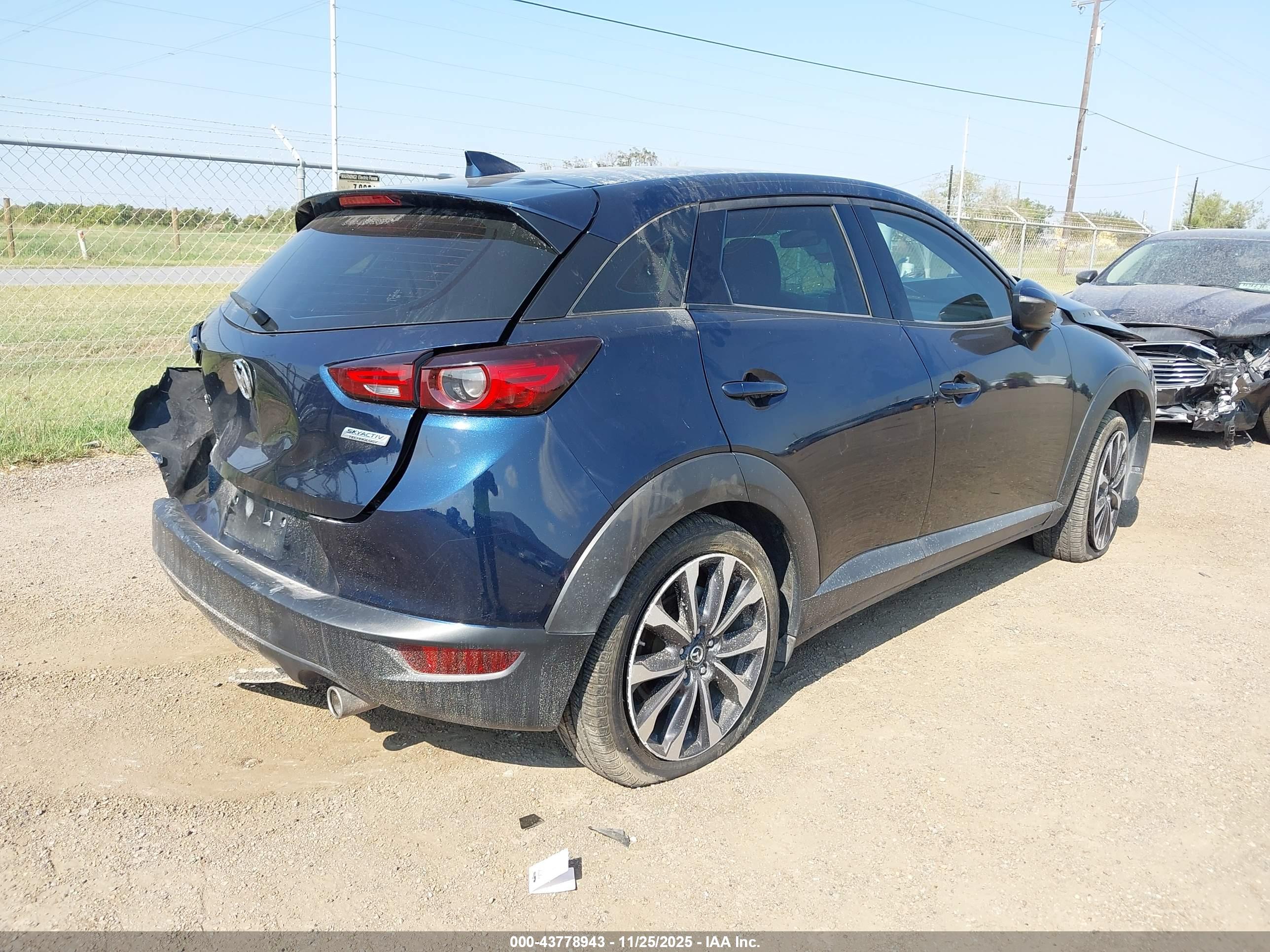 MAZDA CX-3 image 4