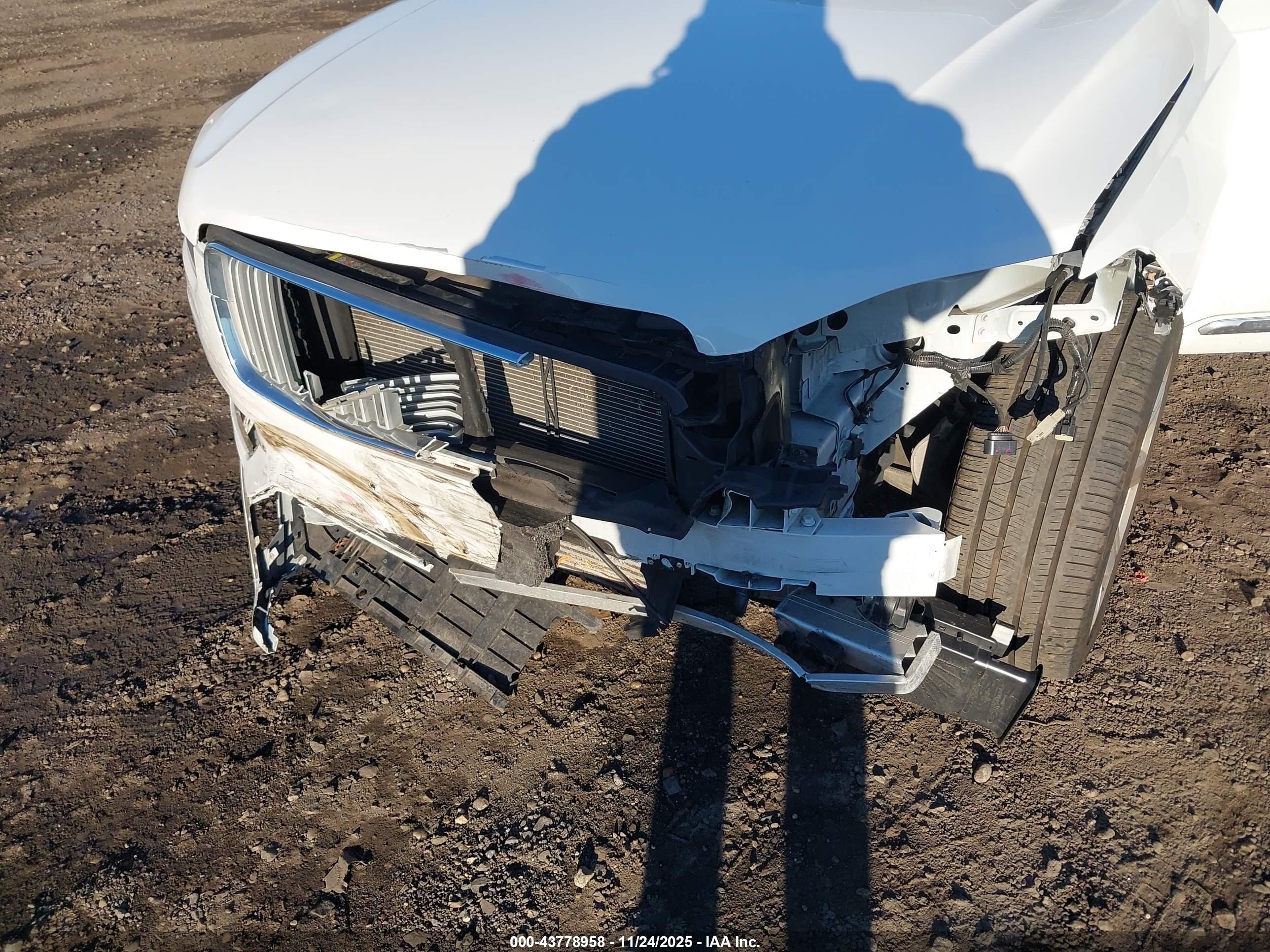 VOLVO XC90 image 6