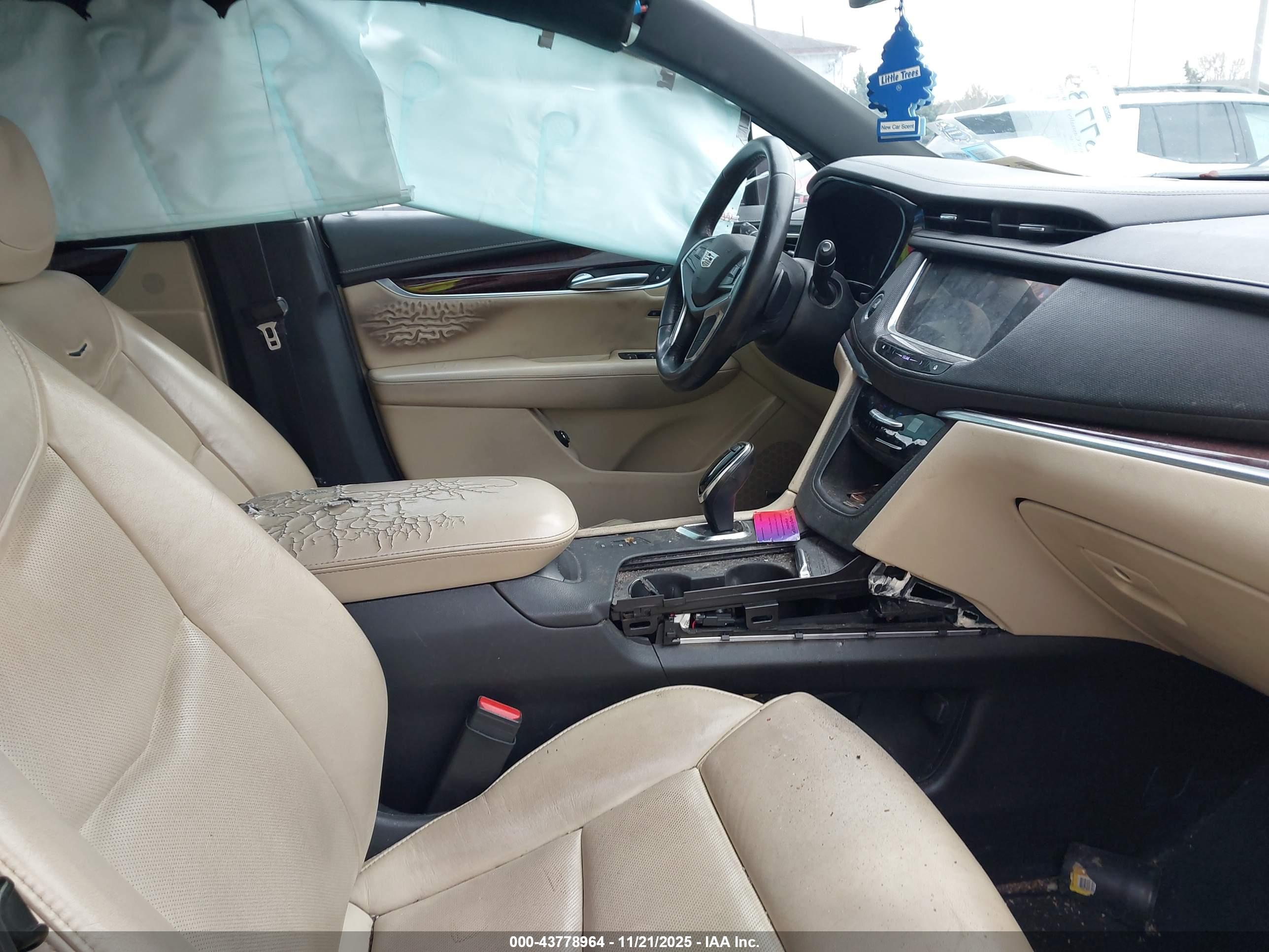 CADILLAC XT5 image 5