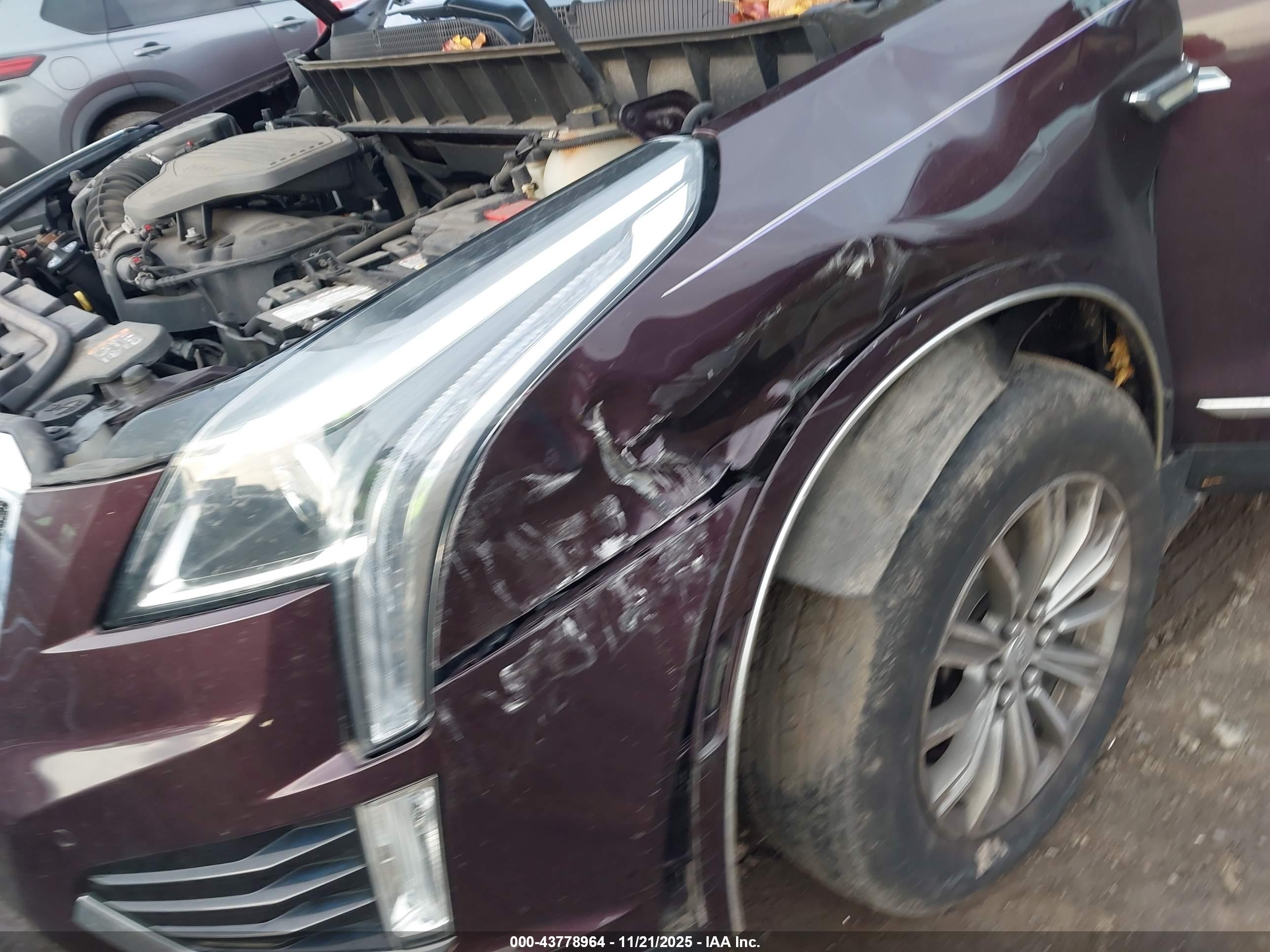 CADILLAC XT5 image 6