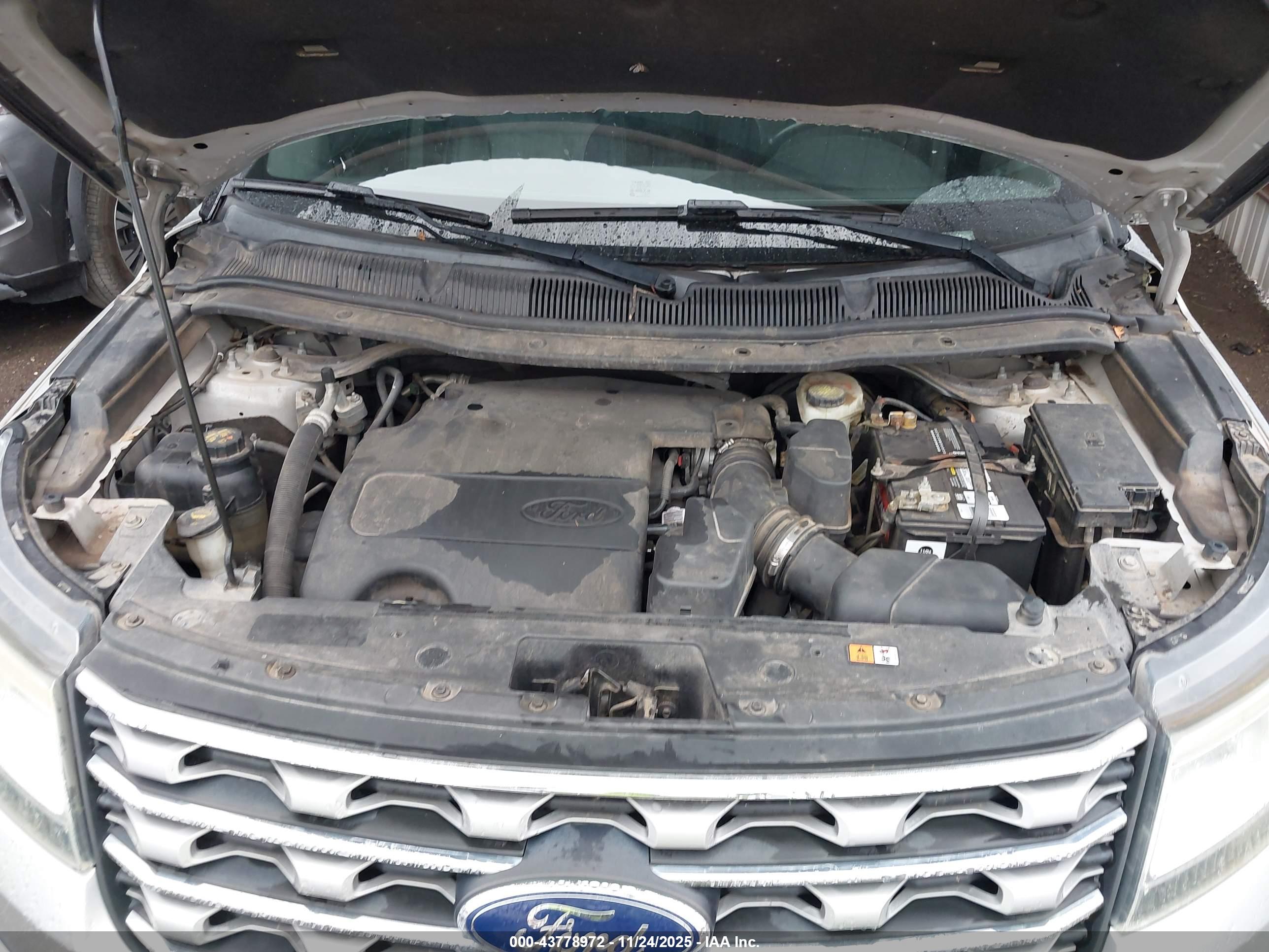 FORD EXPLORER image 10