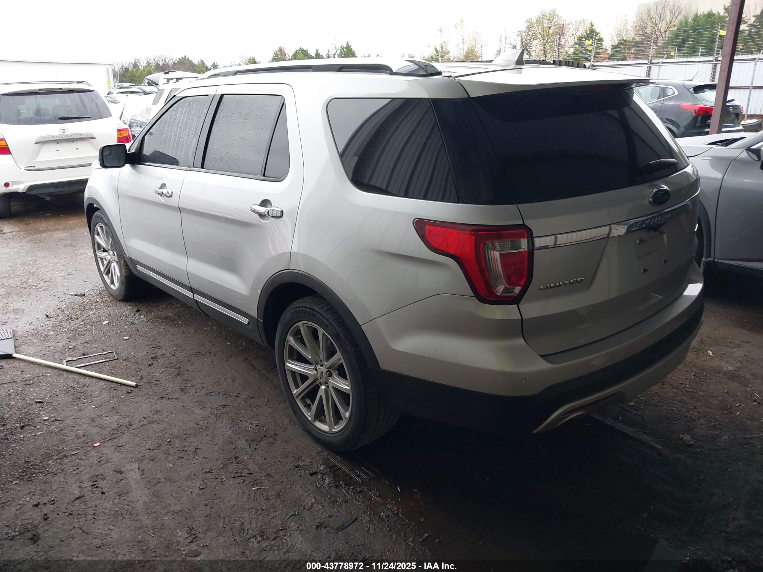 FORD EXPLORER image 3