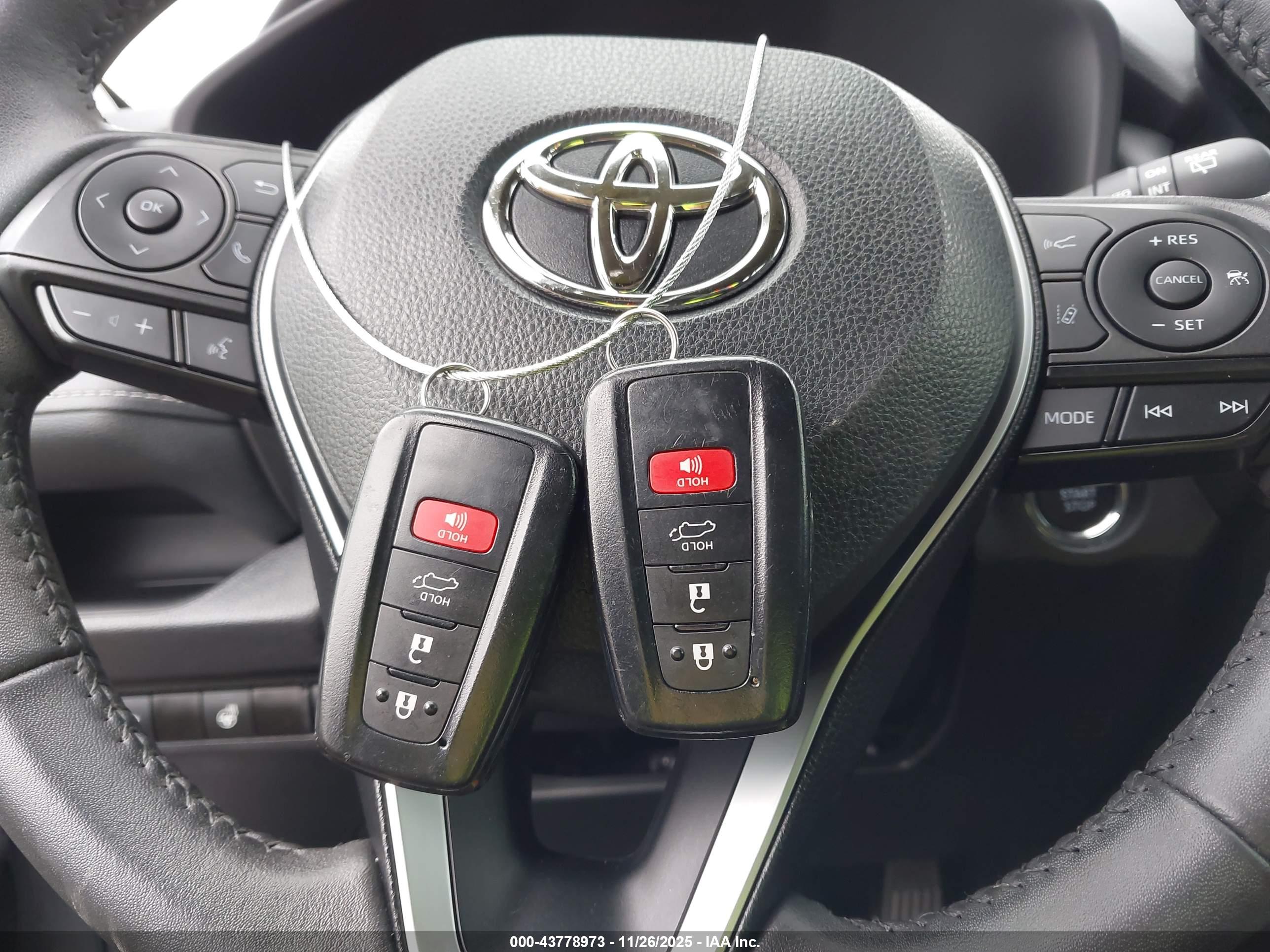TOYOTA RAV4 image 11