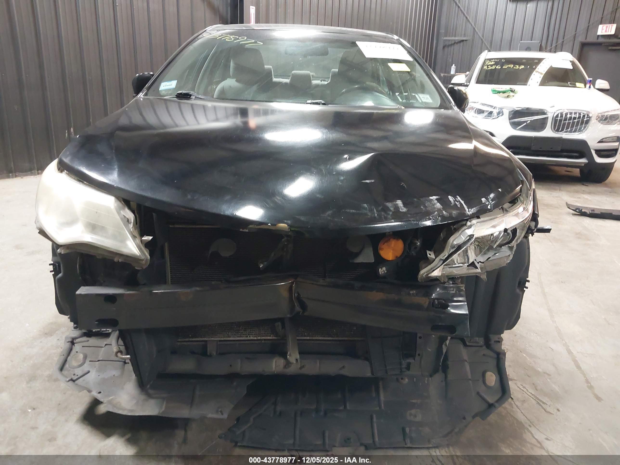 TOYOTA CAMRY image 6