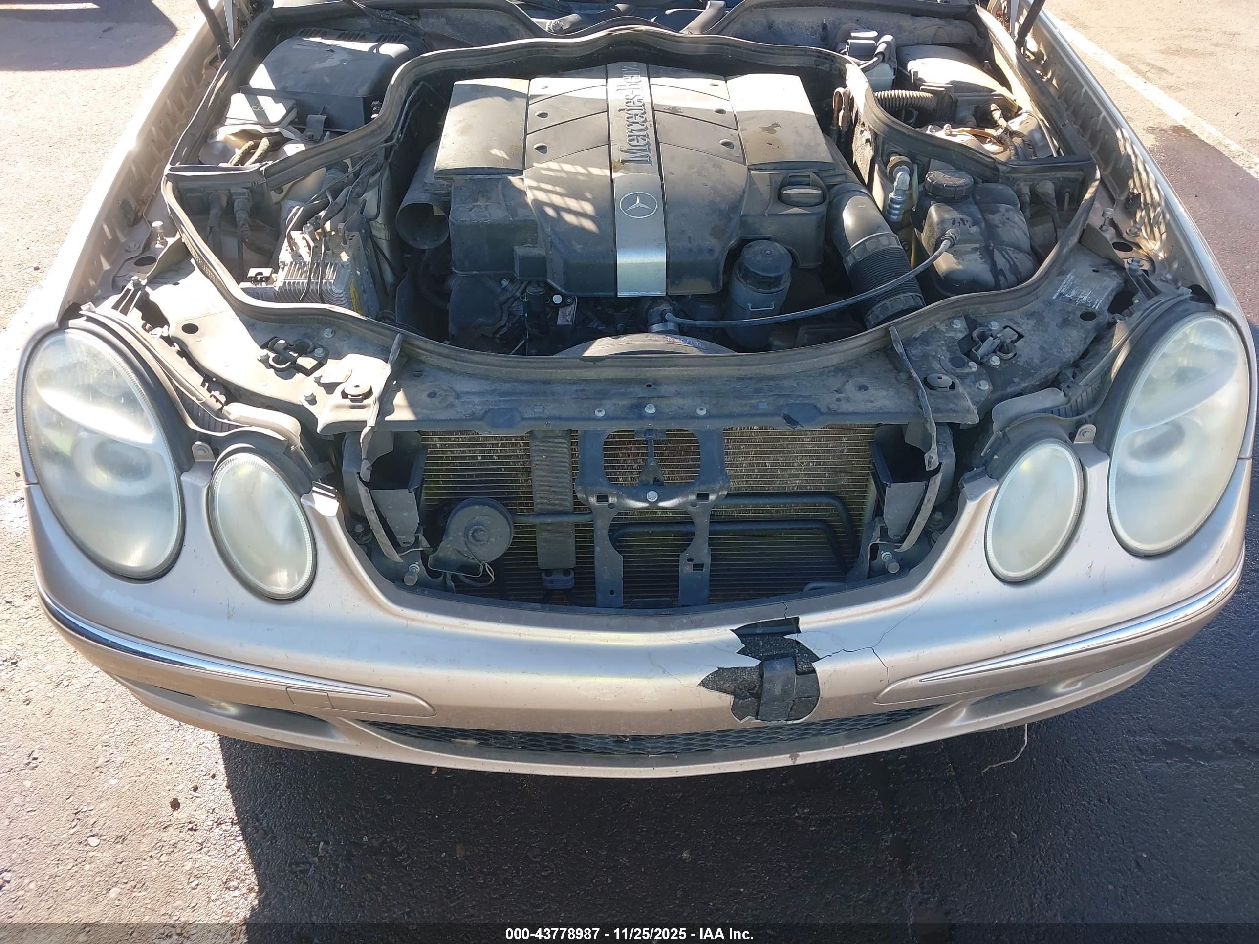 MERCEDES-BENZ E image 10