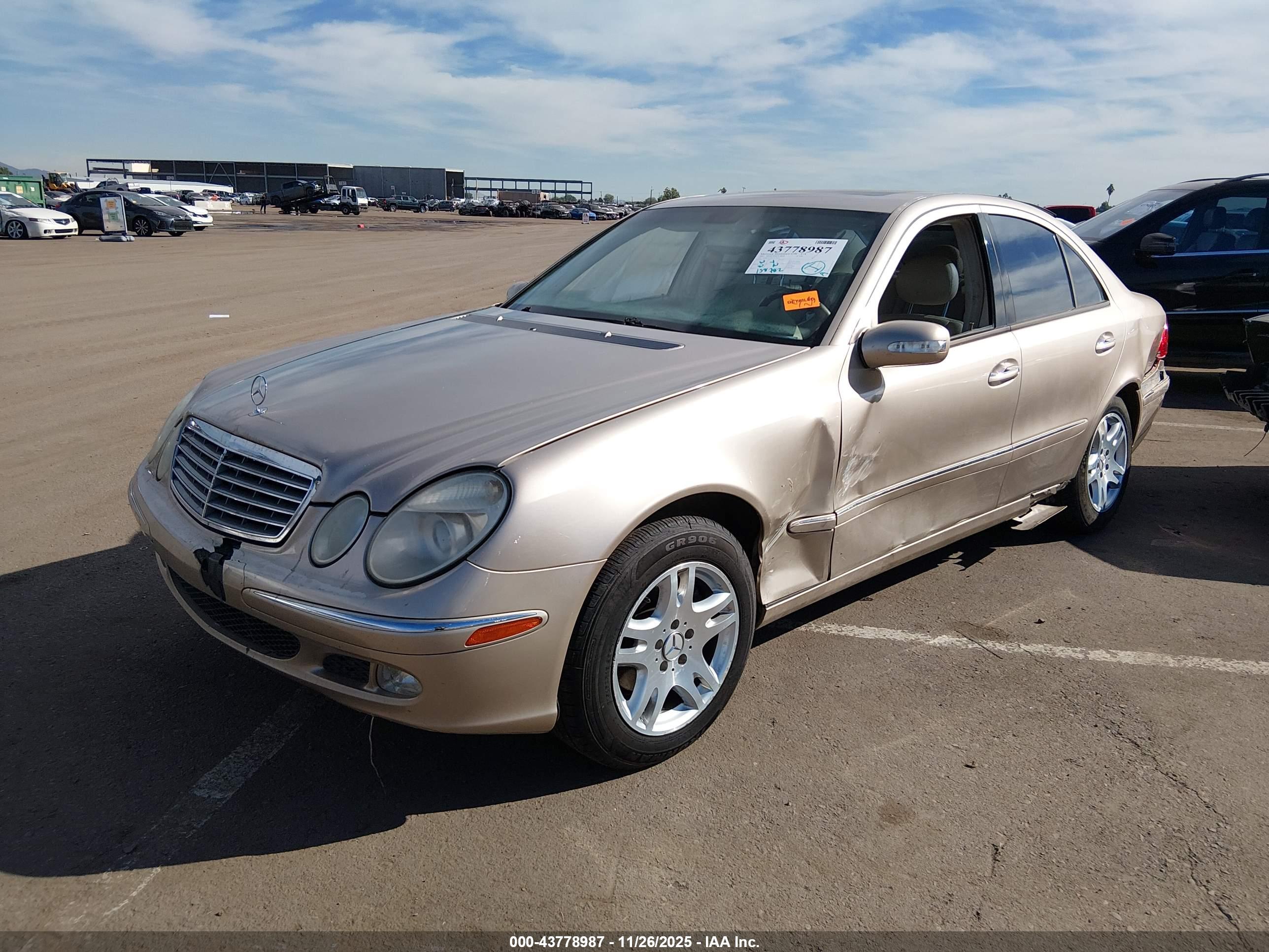 MERCEDES-BENZ E image 2
