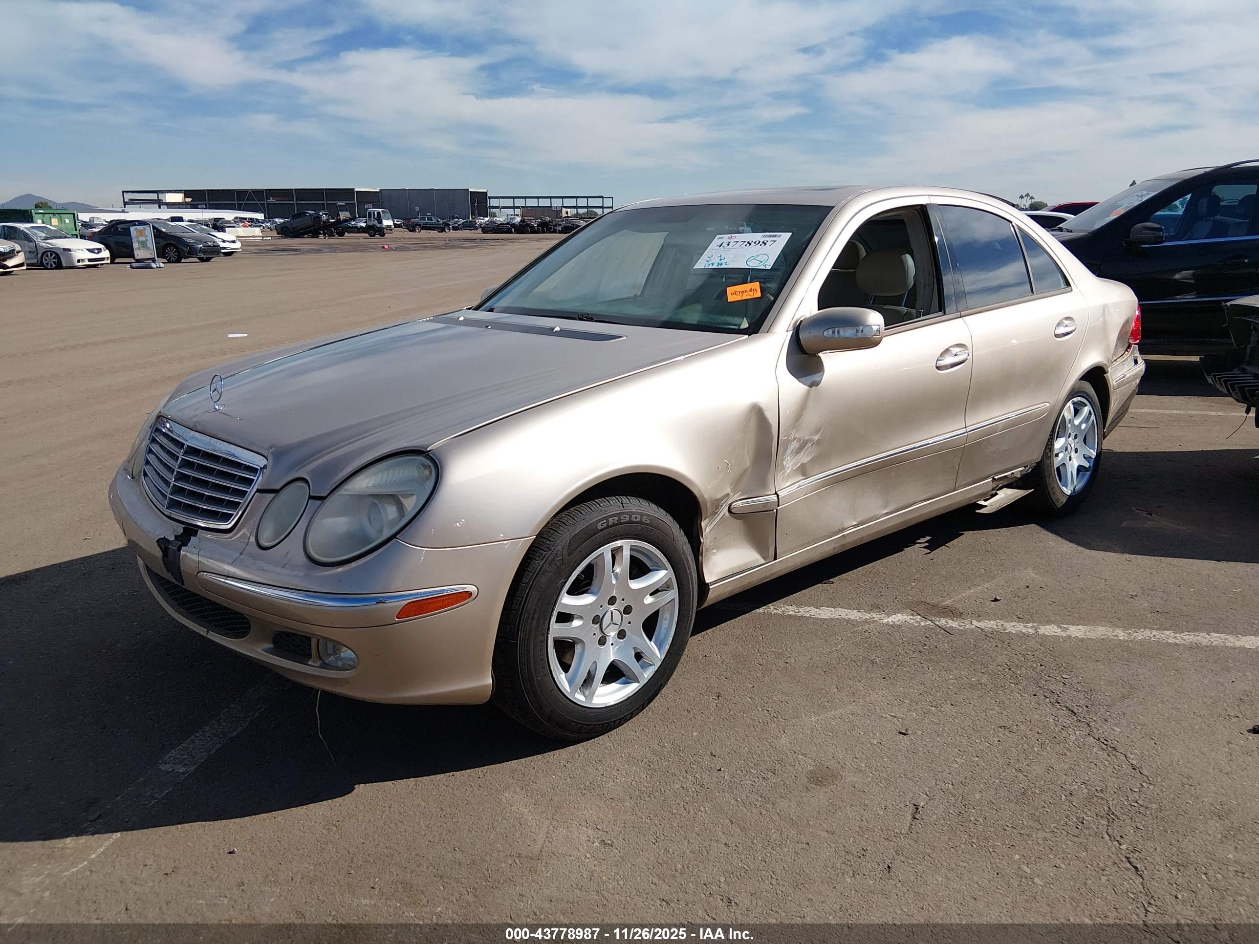 MERCEDES-BENZ E image 6