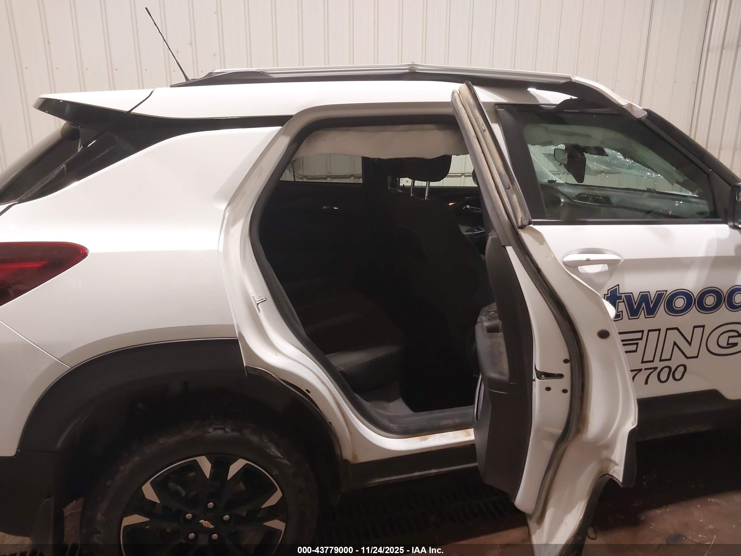 CHEVROLET TRAILBLAZER image 8