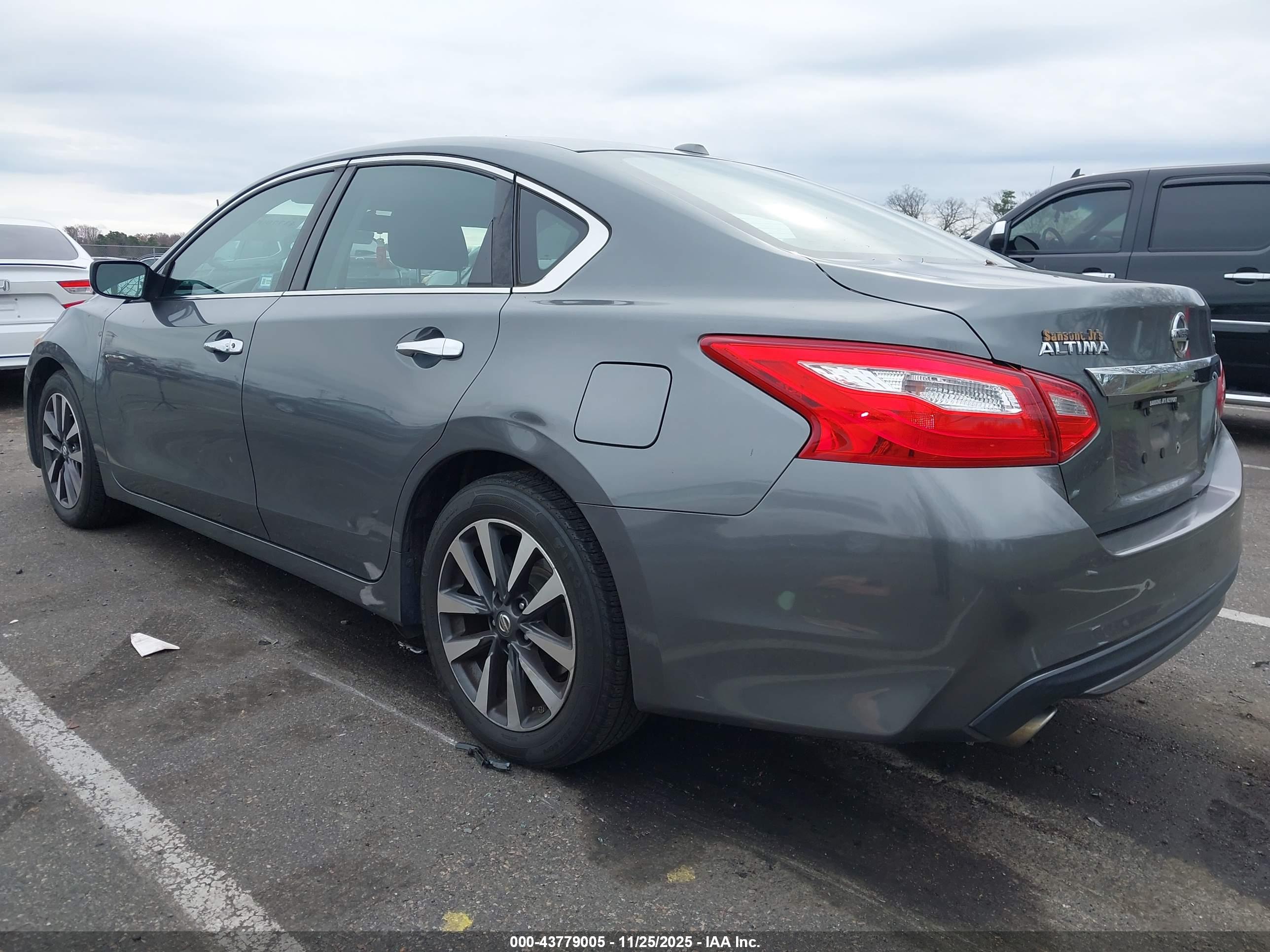 NISSAN ALTIMA image 3