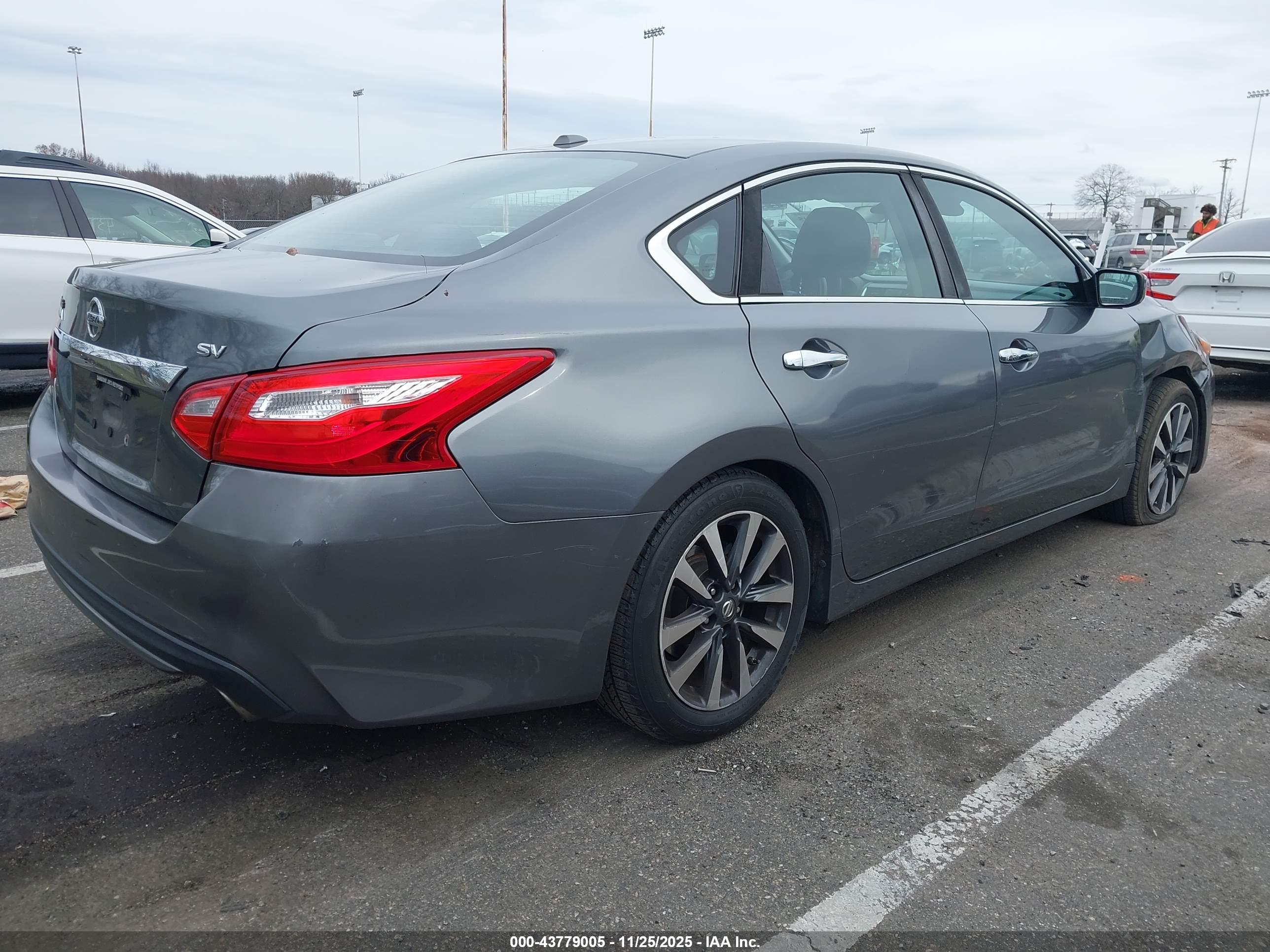 NISSAN ALTIMA image 4