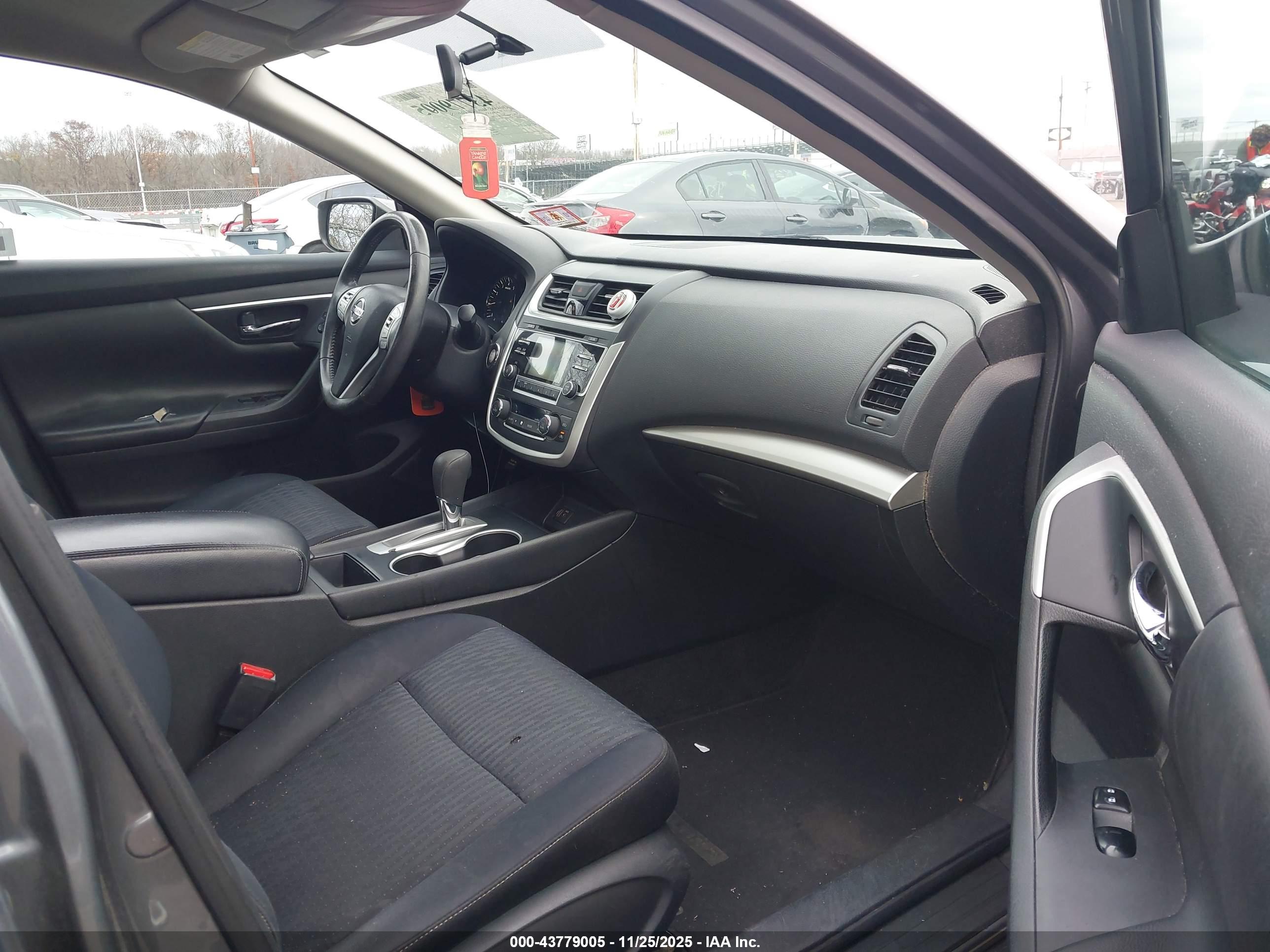 NISSAN ALTIMA image 5
