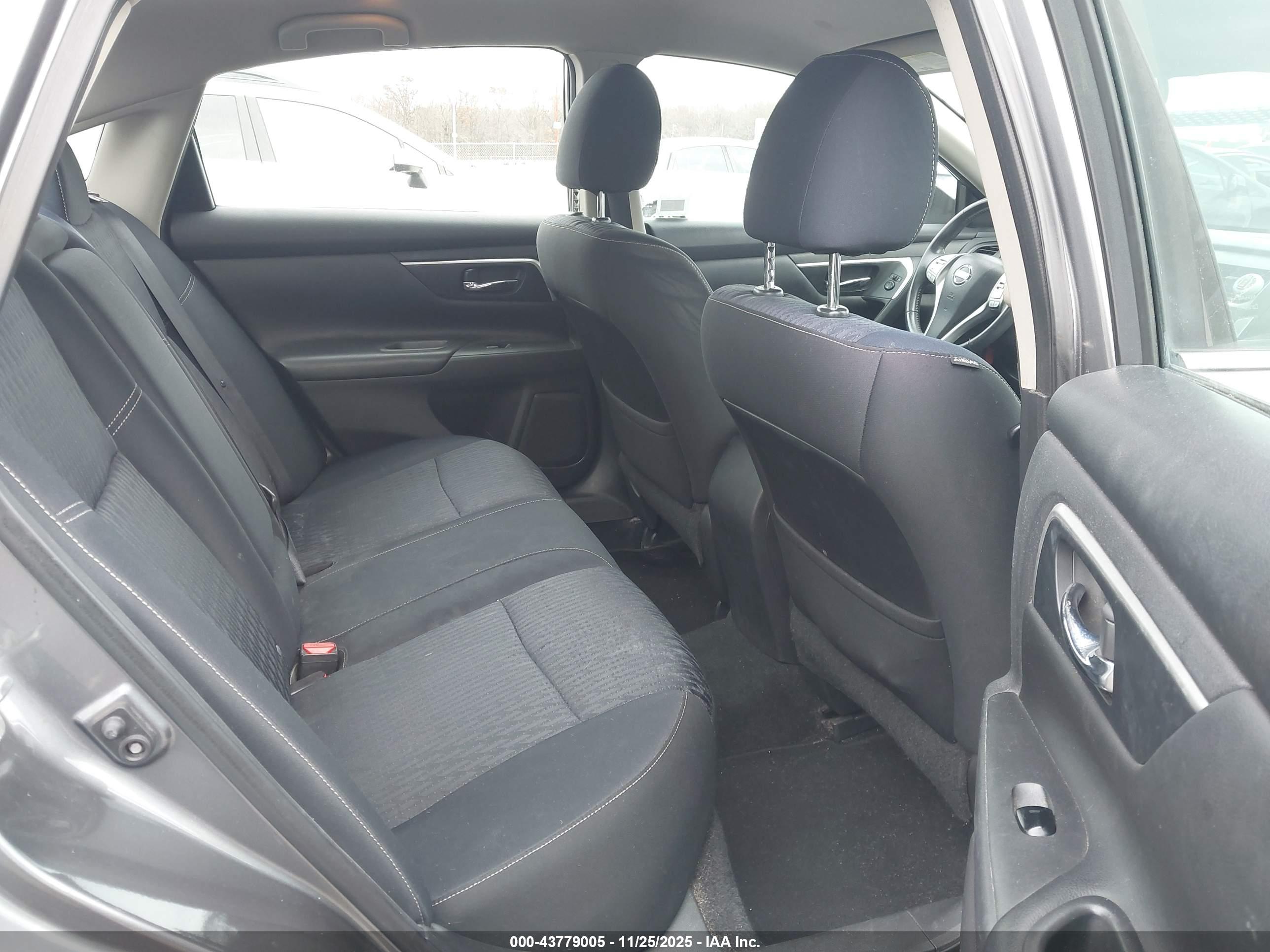 NISSAN ALTIMA image 8