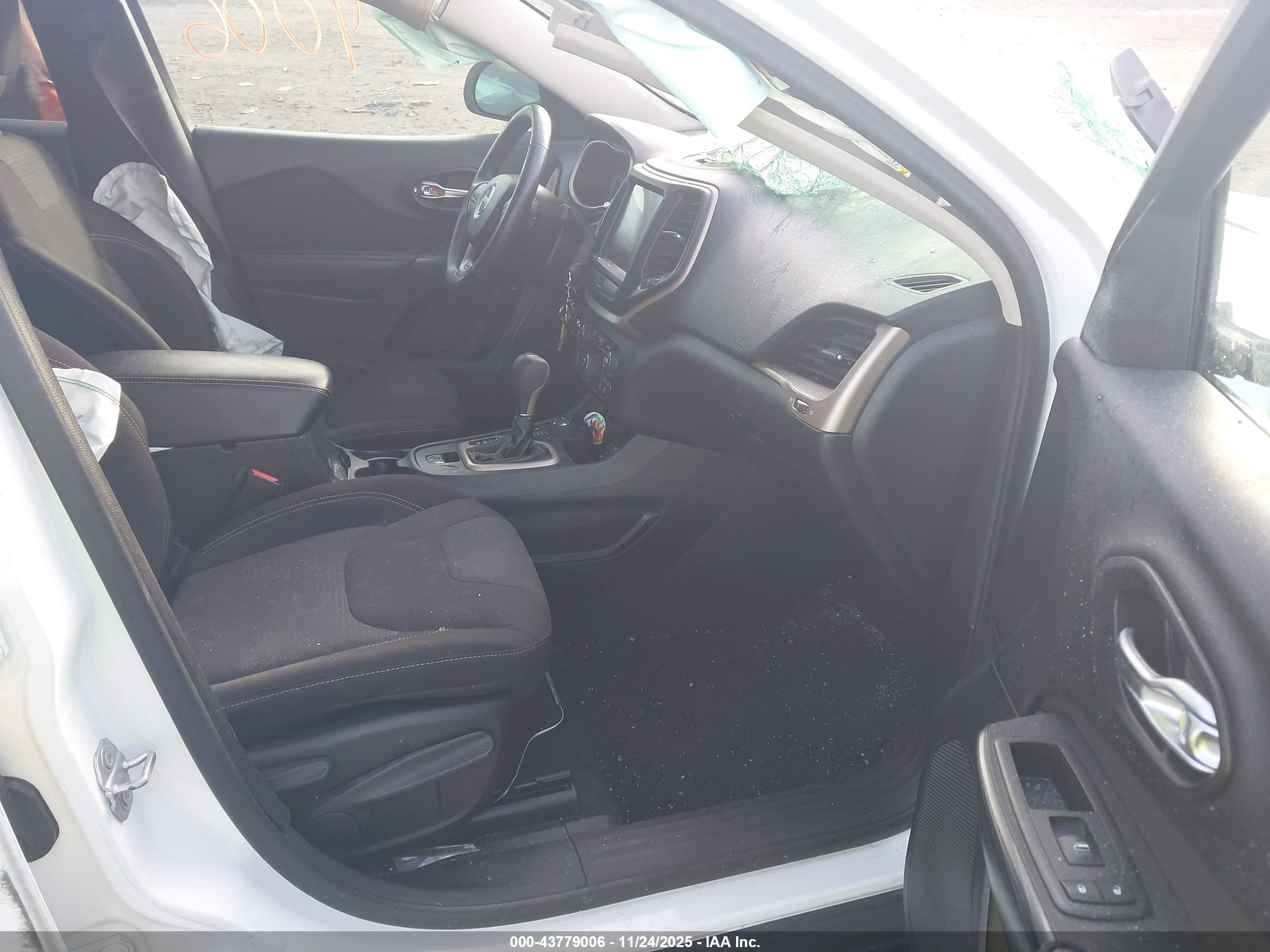 JEEP CHEROKEE image 5