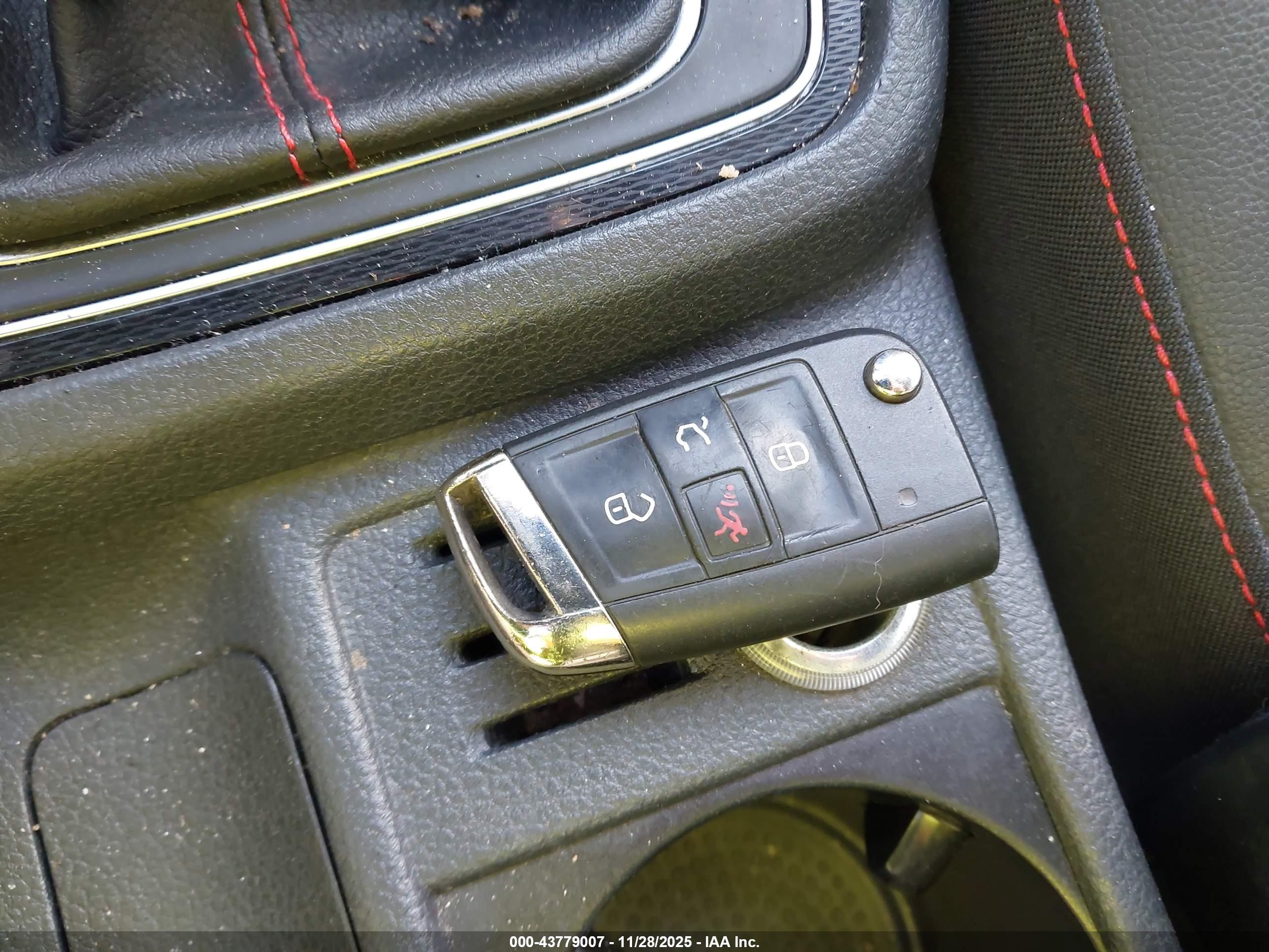 VOLKSWAGEN GOLF image 11