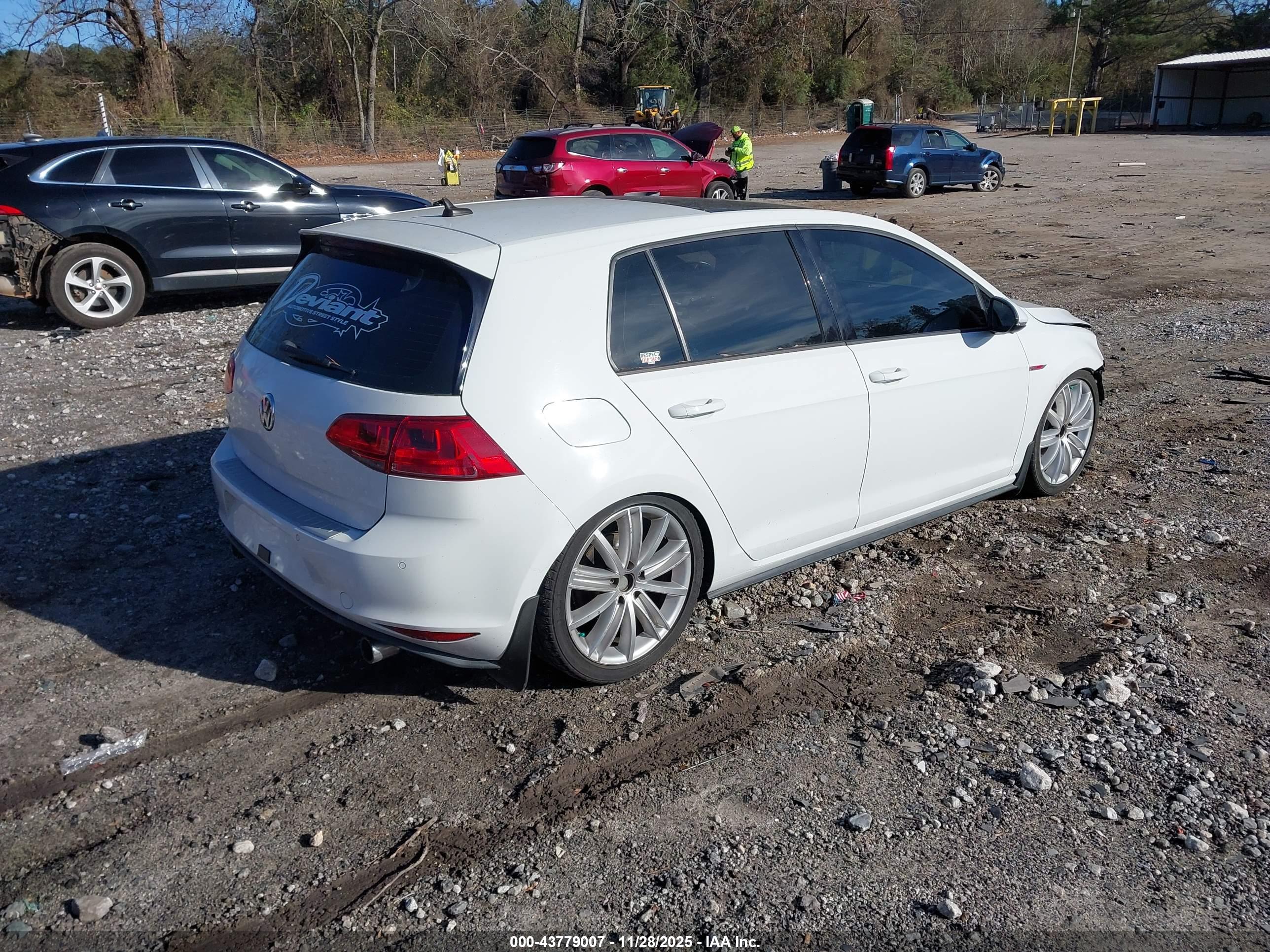 VOLKSWAGEN GOLF image 4