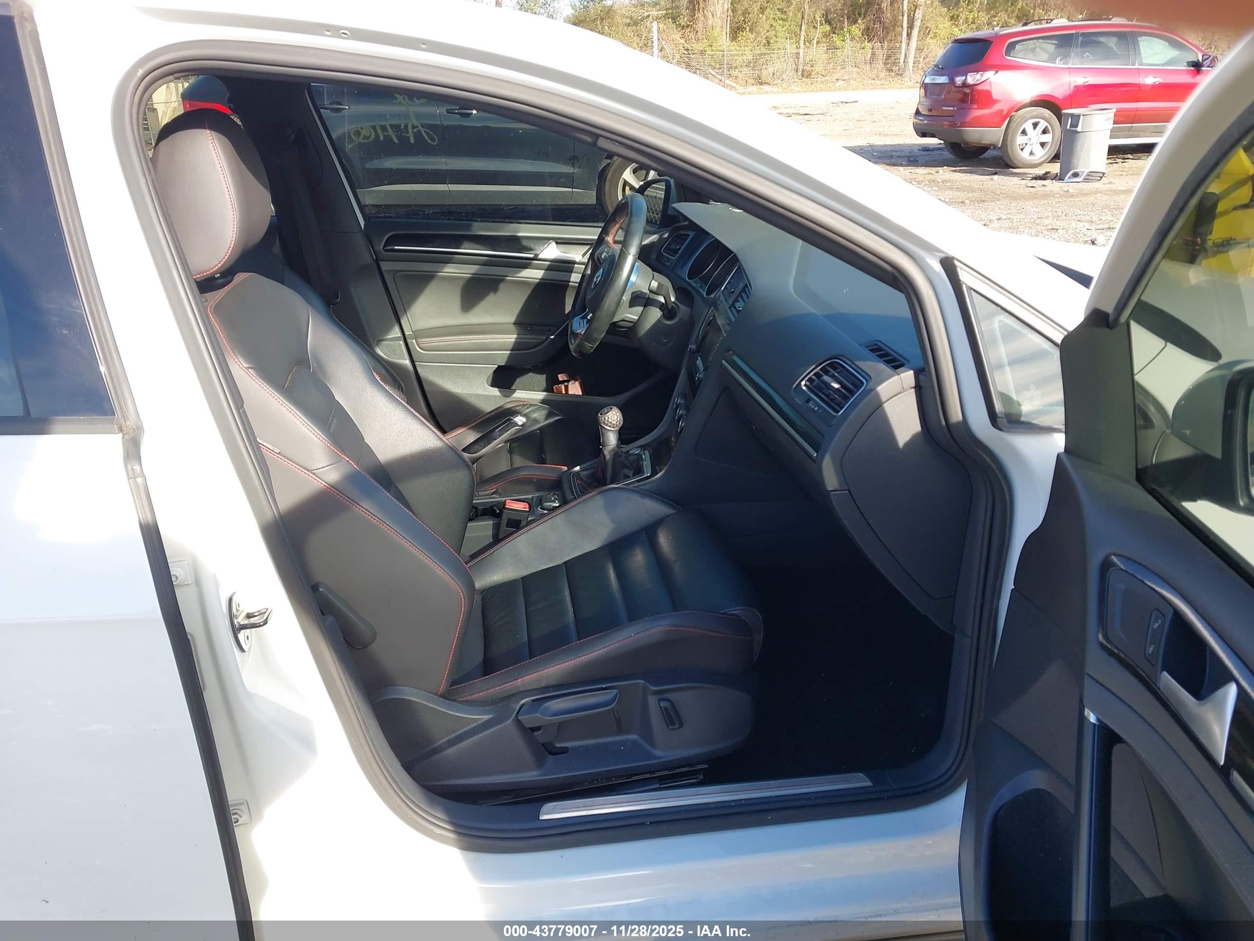 VOLKSWAGEN GOLF image 5