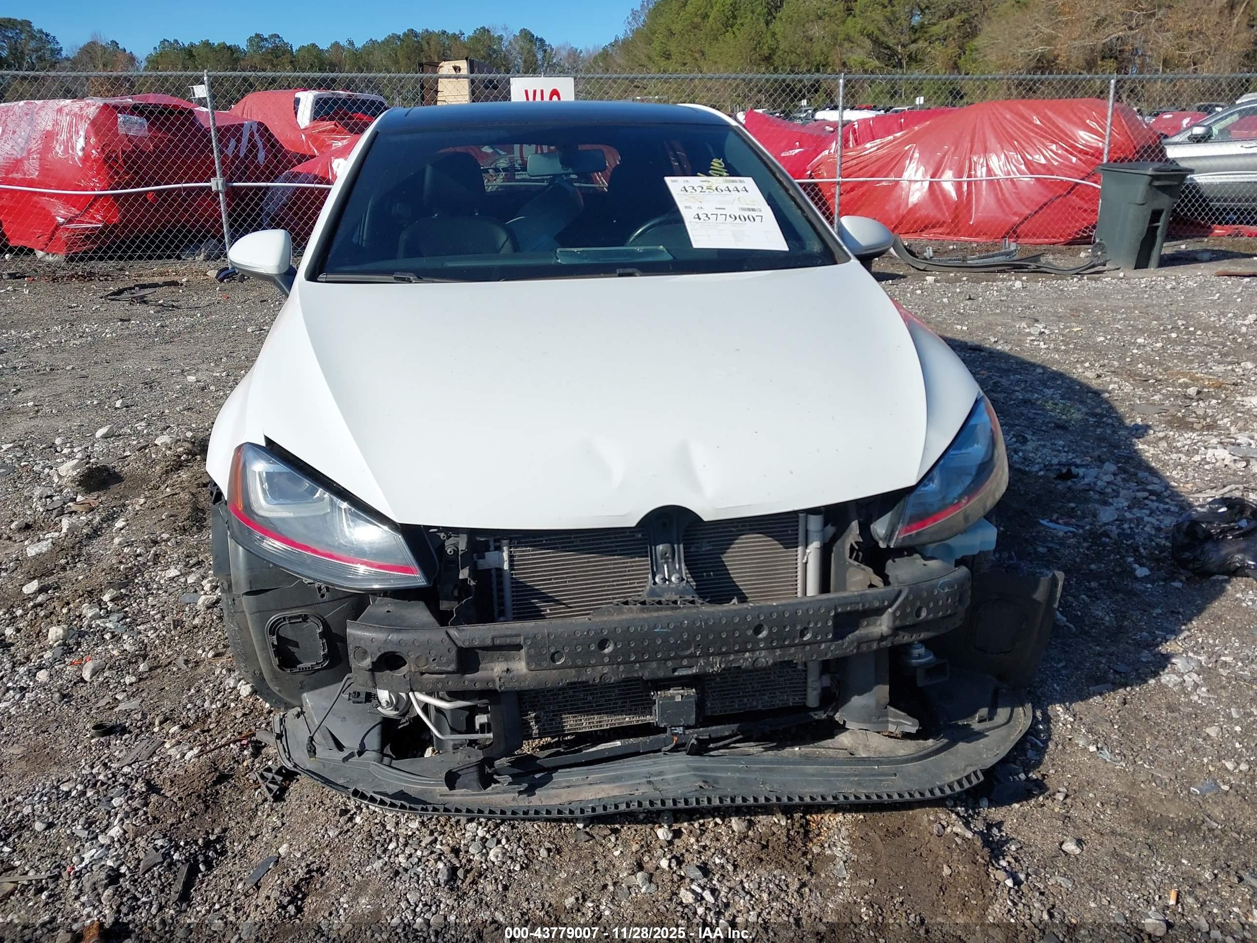 VOLKSWAGEN GOLF image 6