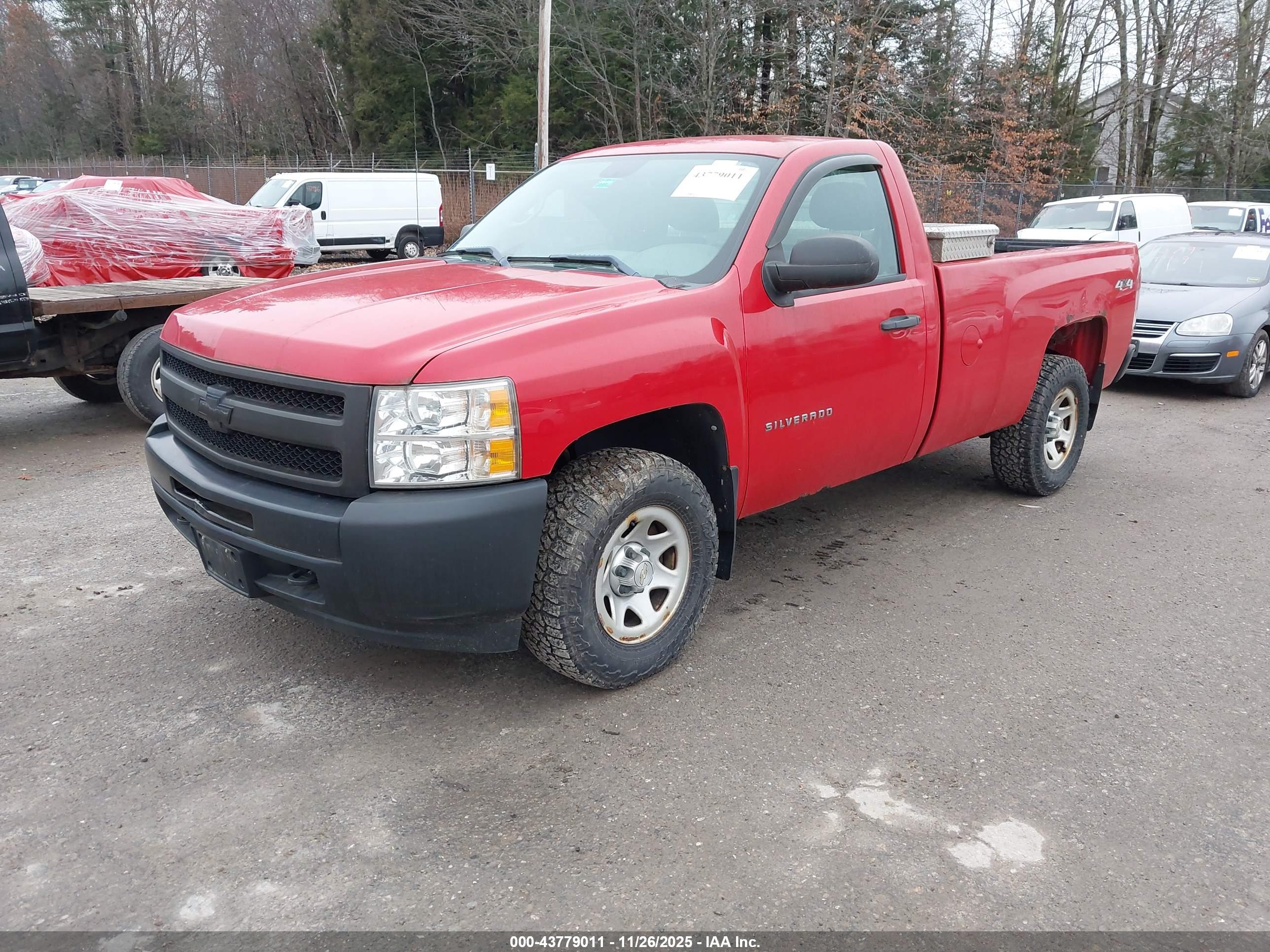 CHEVROLET SILVERADO image 2