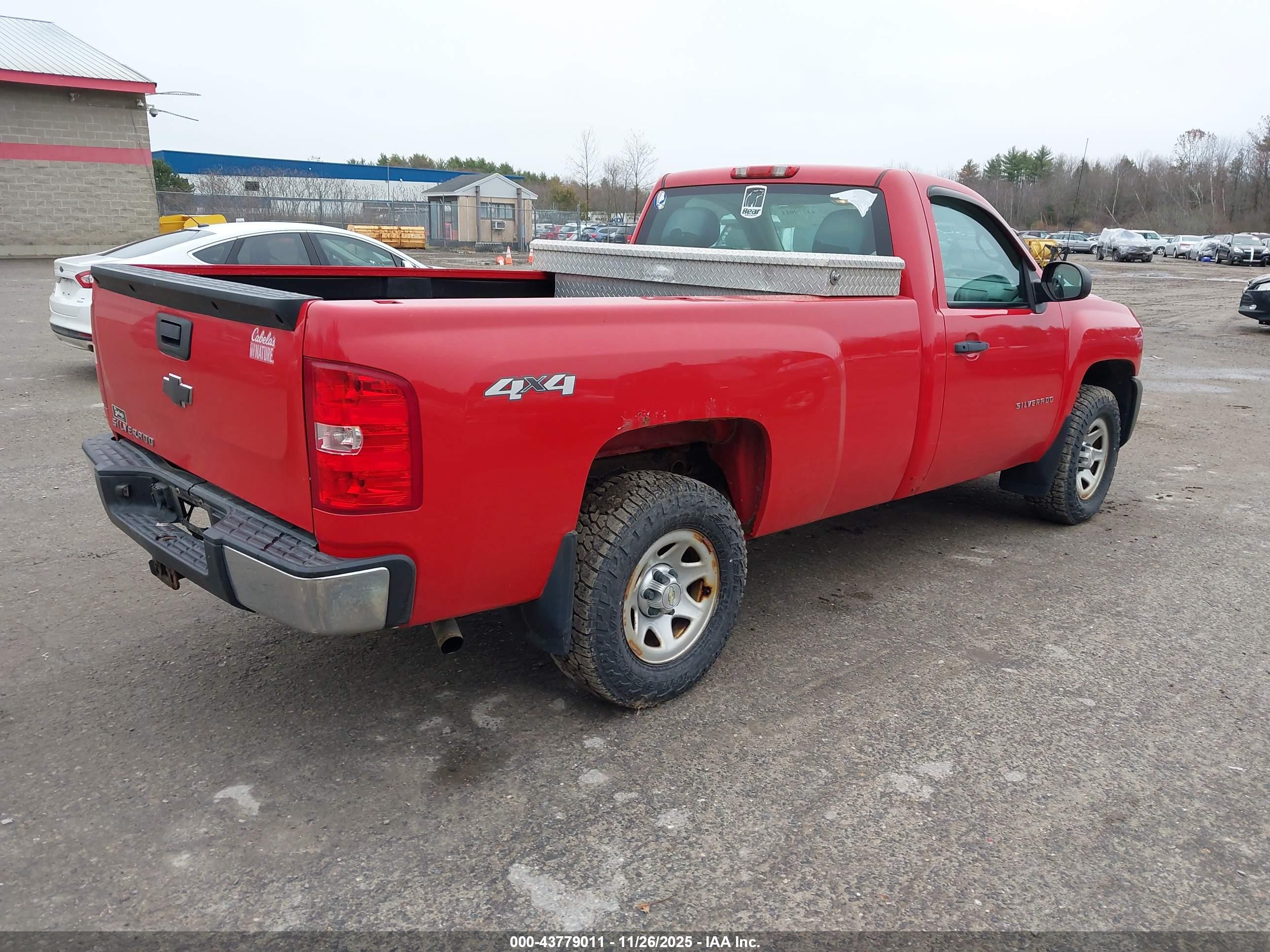 CHEVROLET SILVERADO image 4