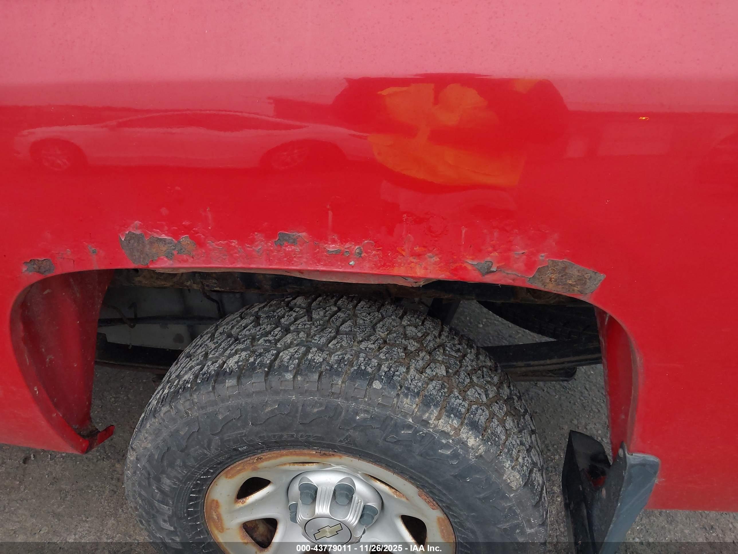 CHEVROLET SILVERADO image 6