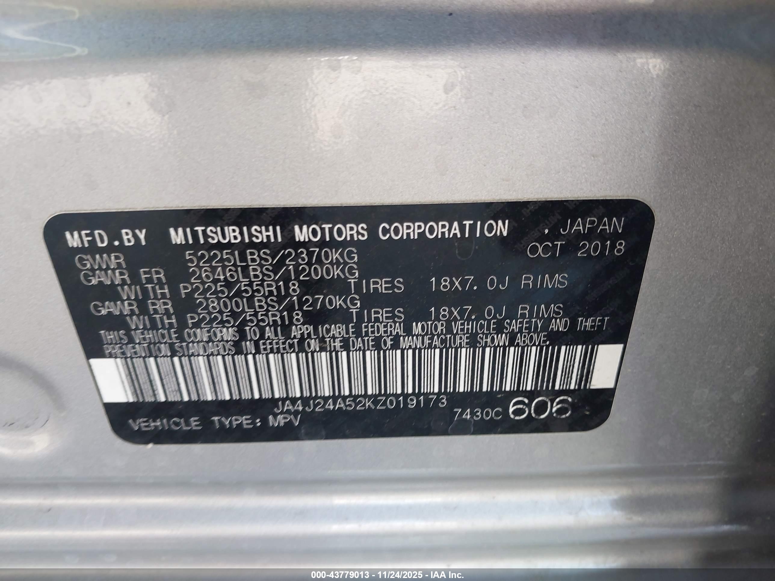 MITSUBISHI OUTLANDER image 9