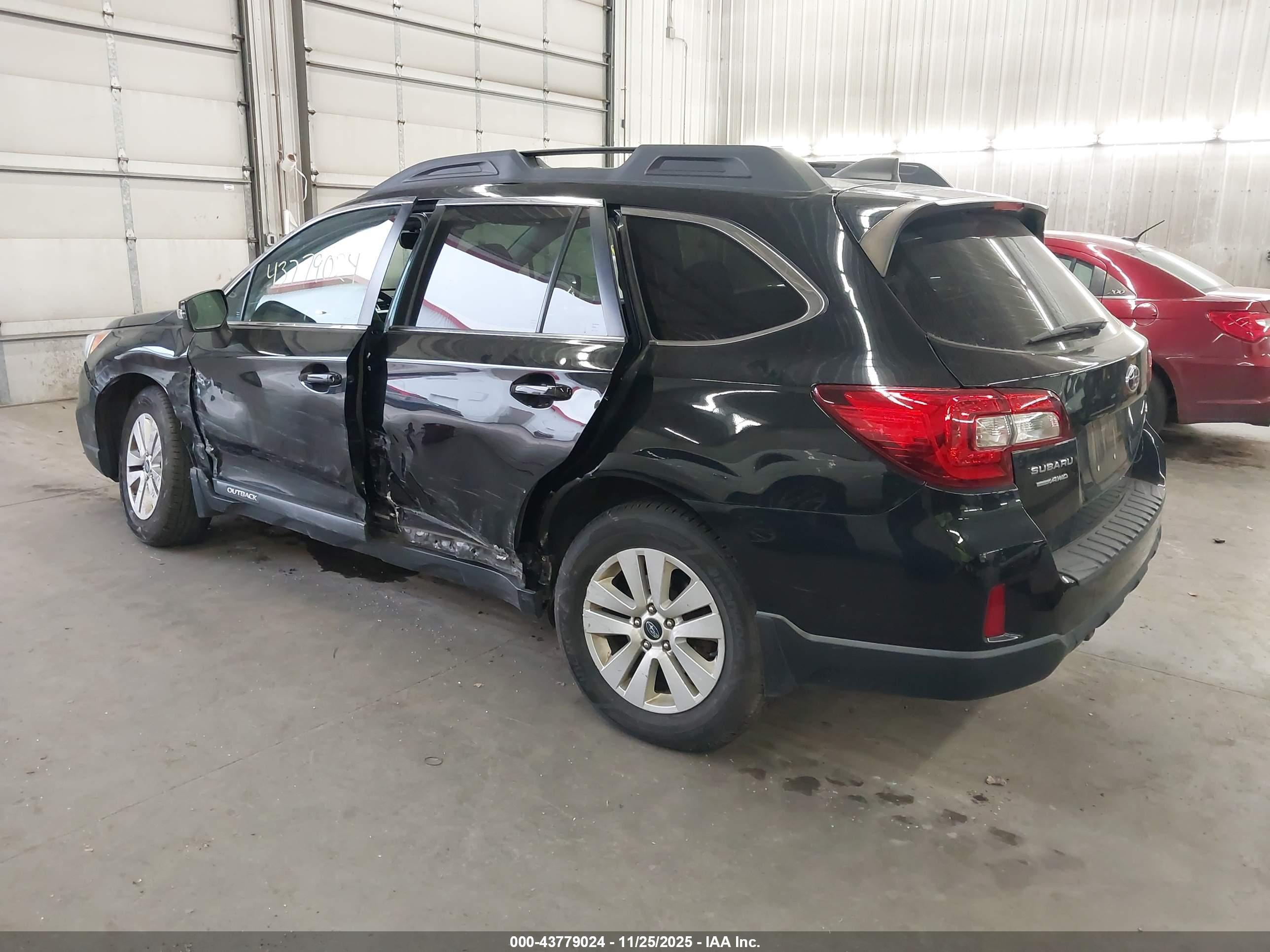 SUBARU OUTBACK image 3