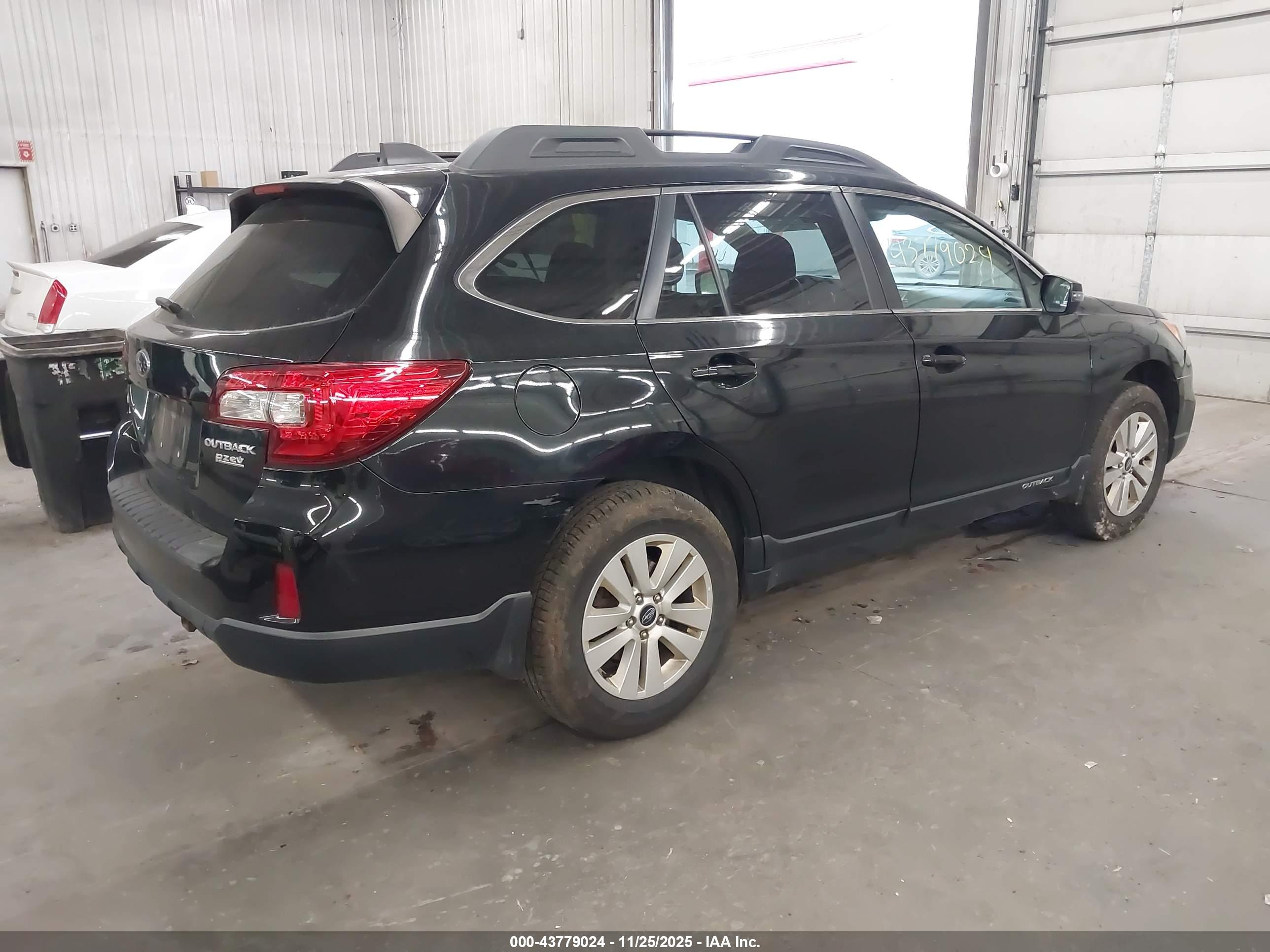 SUBARU OUTBACK image 4