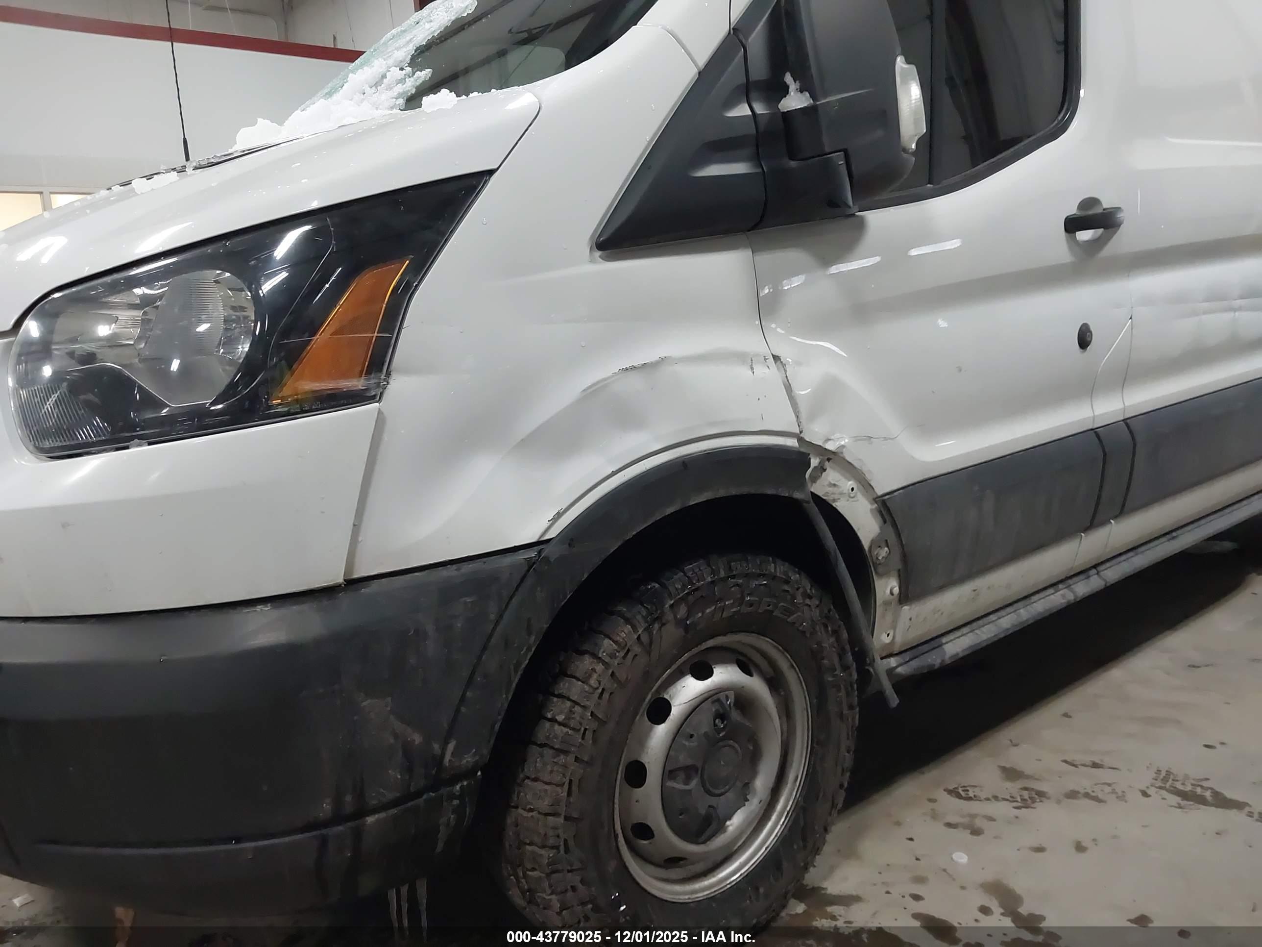 FORD TRANSIT-250 image 6