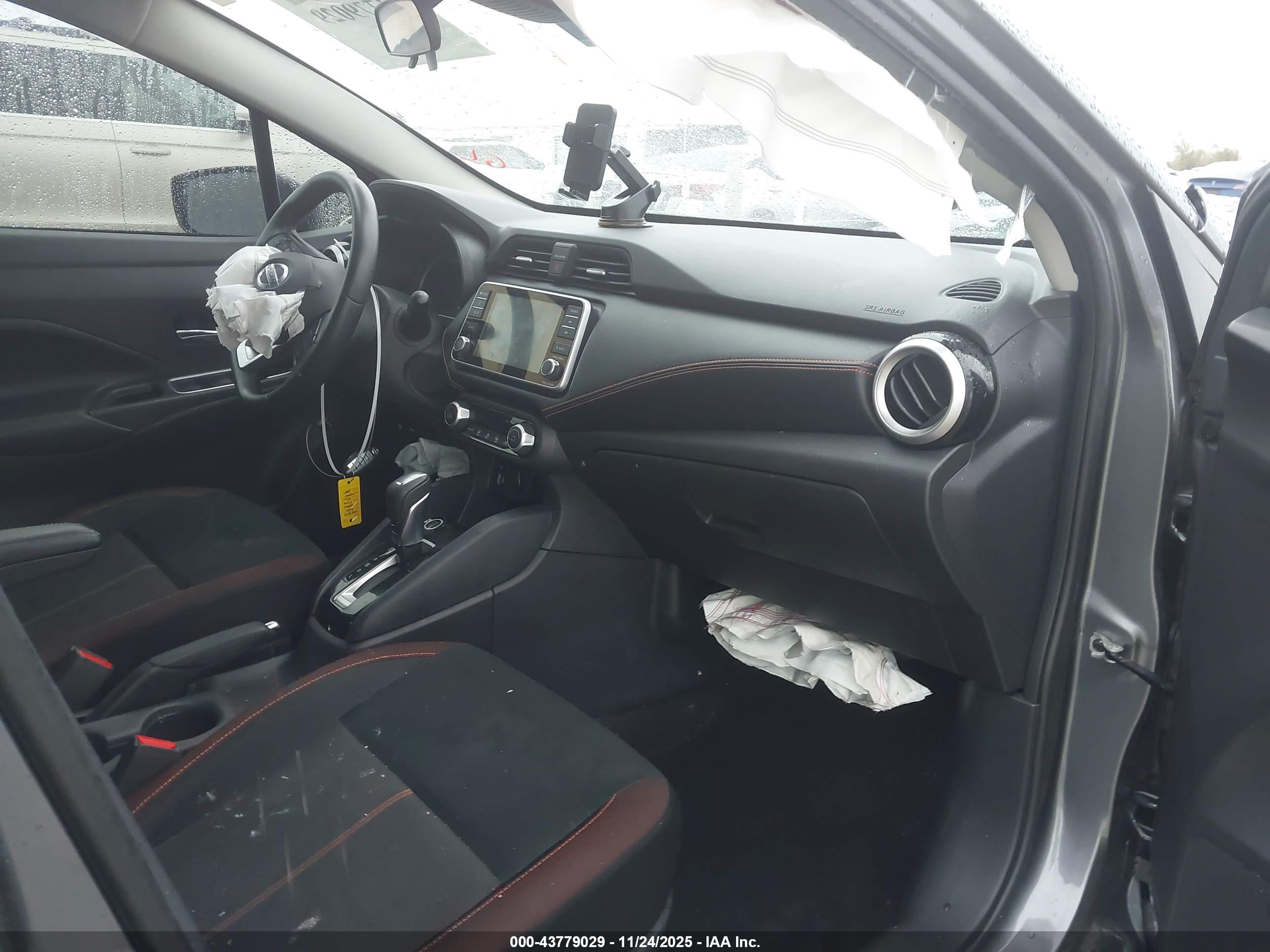 NISSAN VERSA image 5