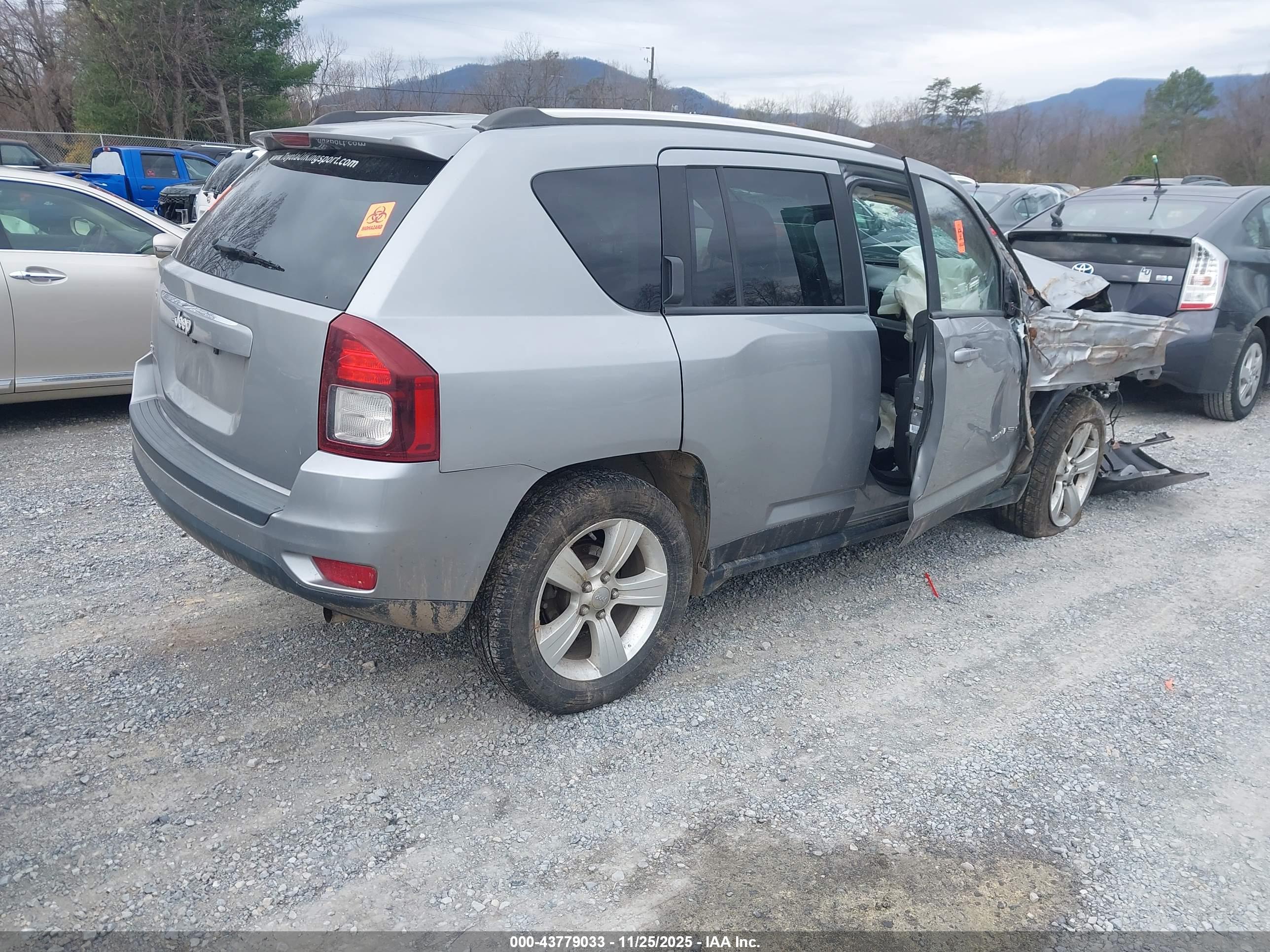 JEEP COMPASS image 4