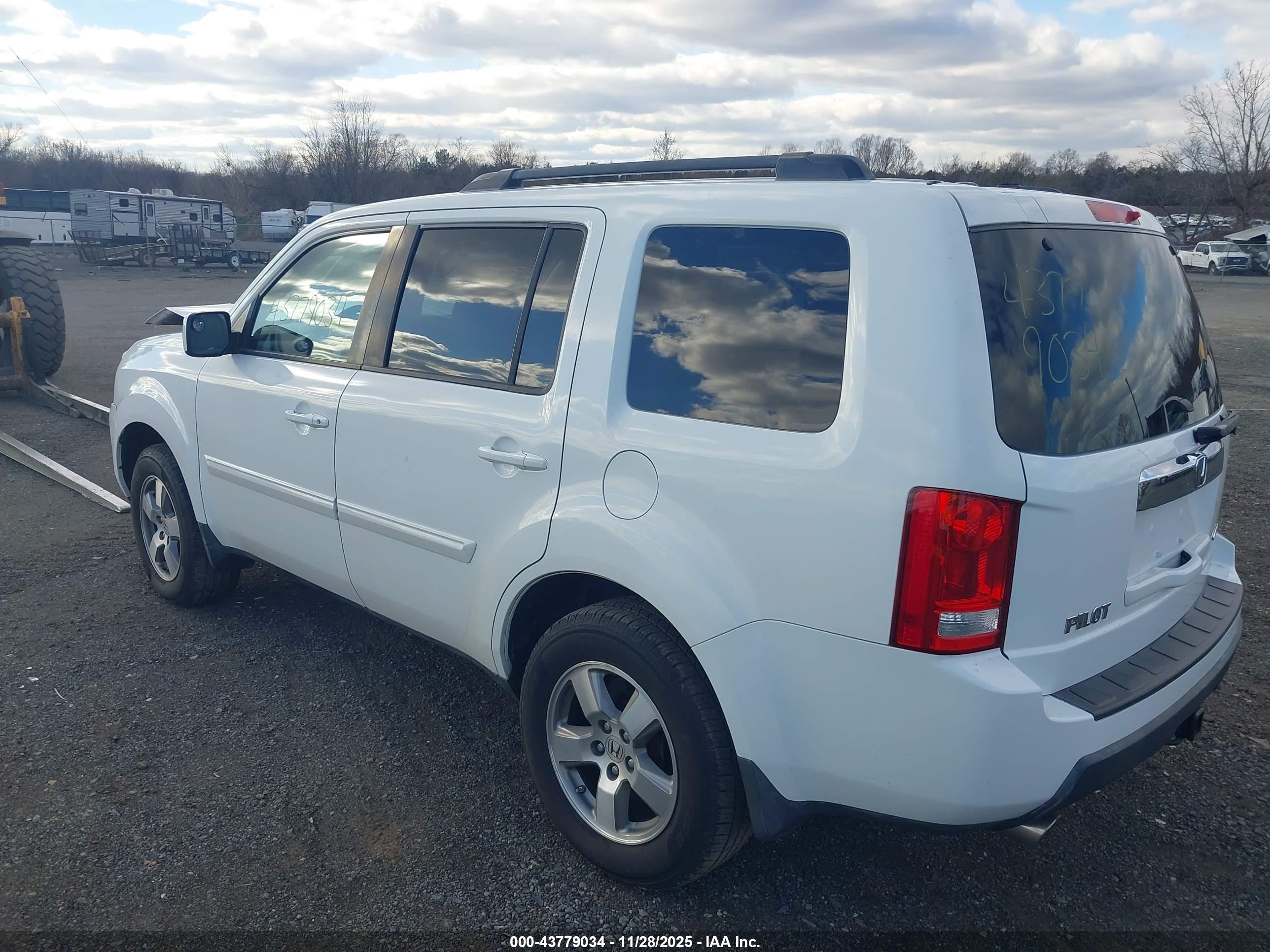 HONDA PILOT image 3
