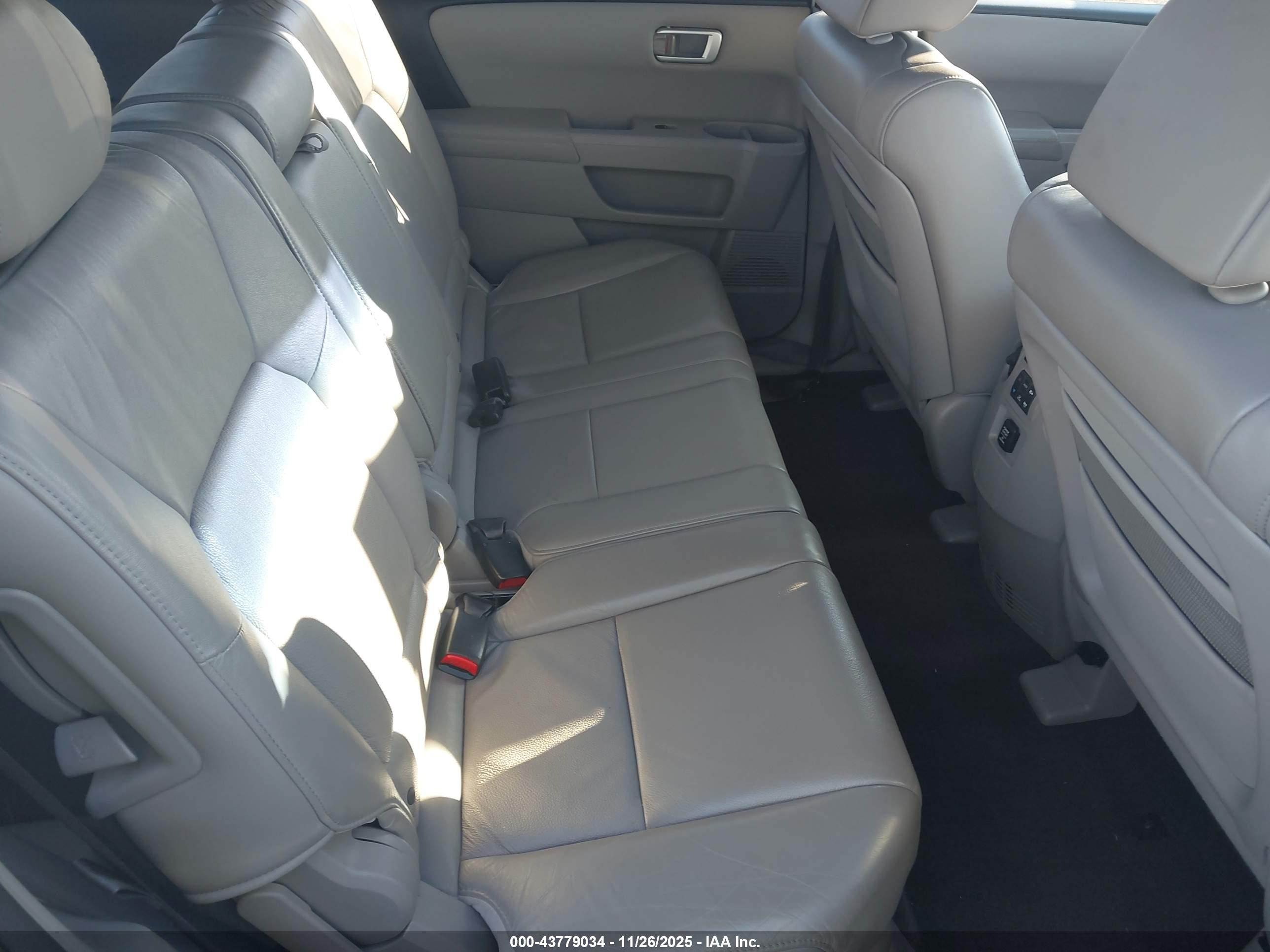 HONDA PILOT image 8