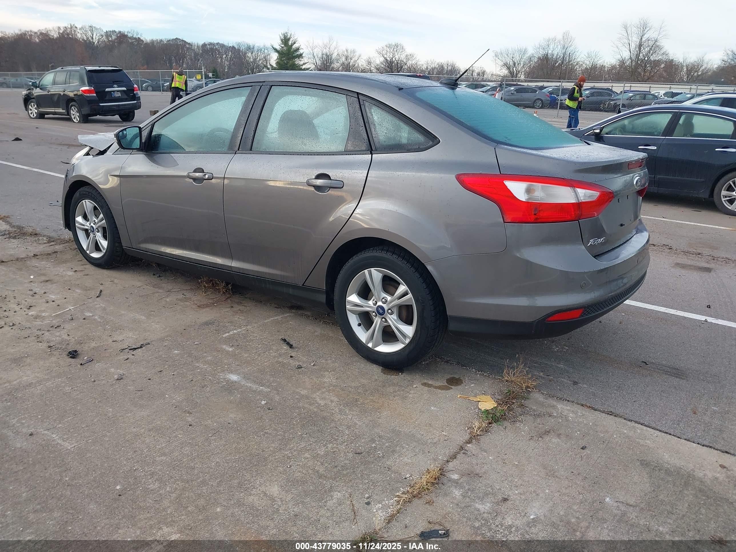 FORD FOCUS image 3