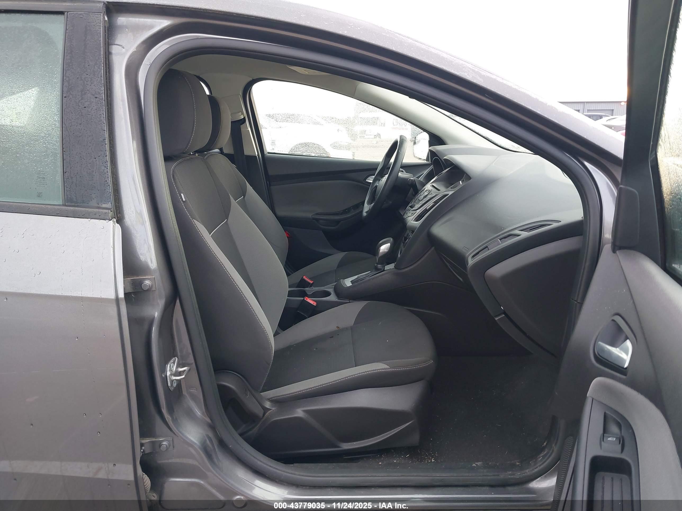 FORD FOCUS image 5