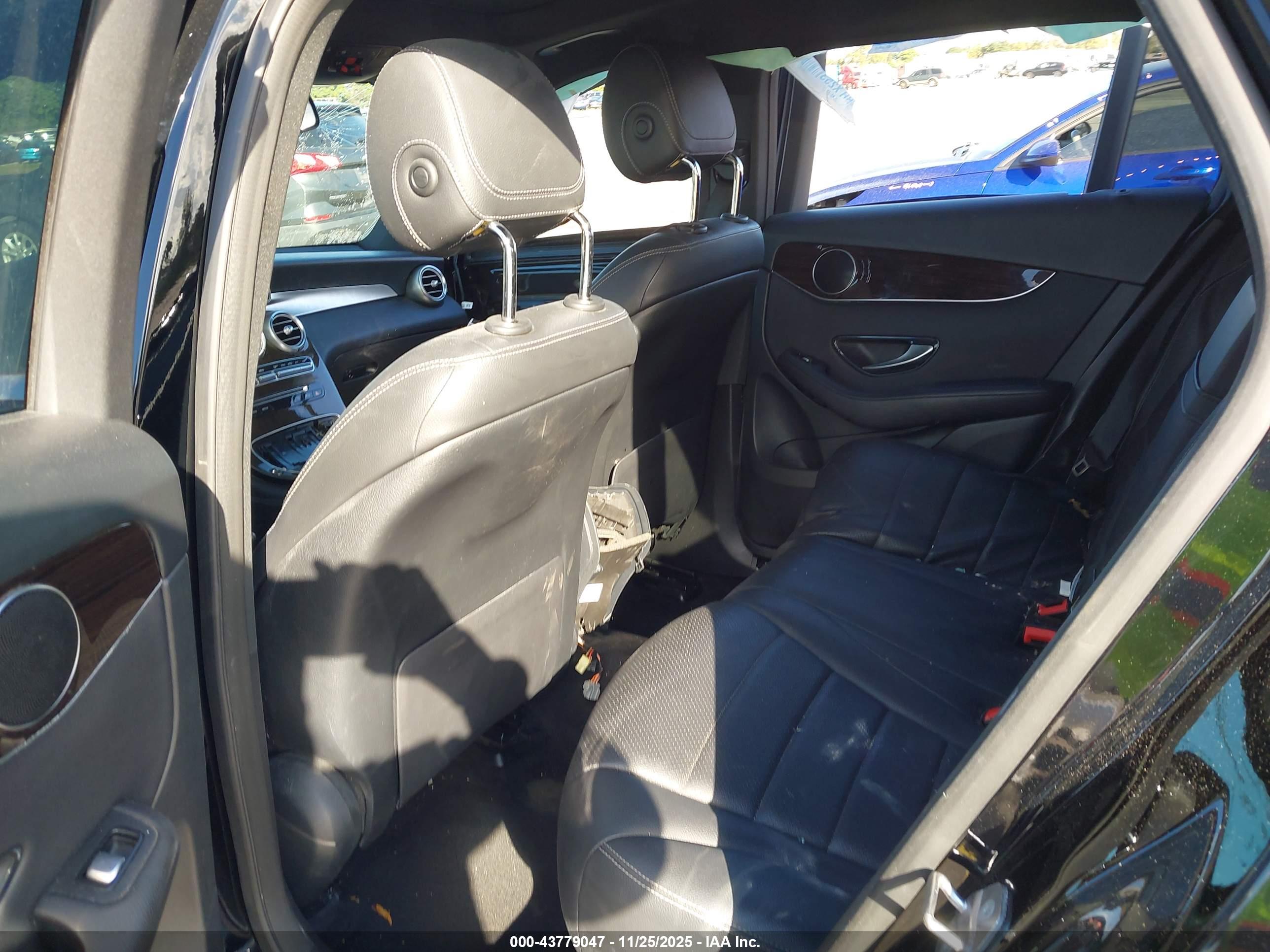 MERCEDES-BENZ GLC image 8