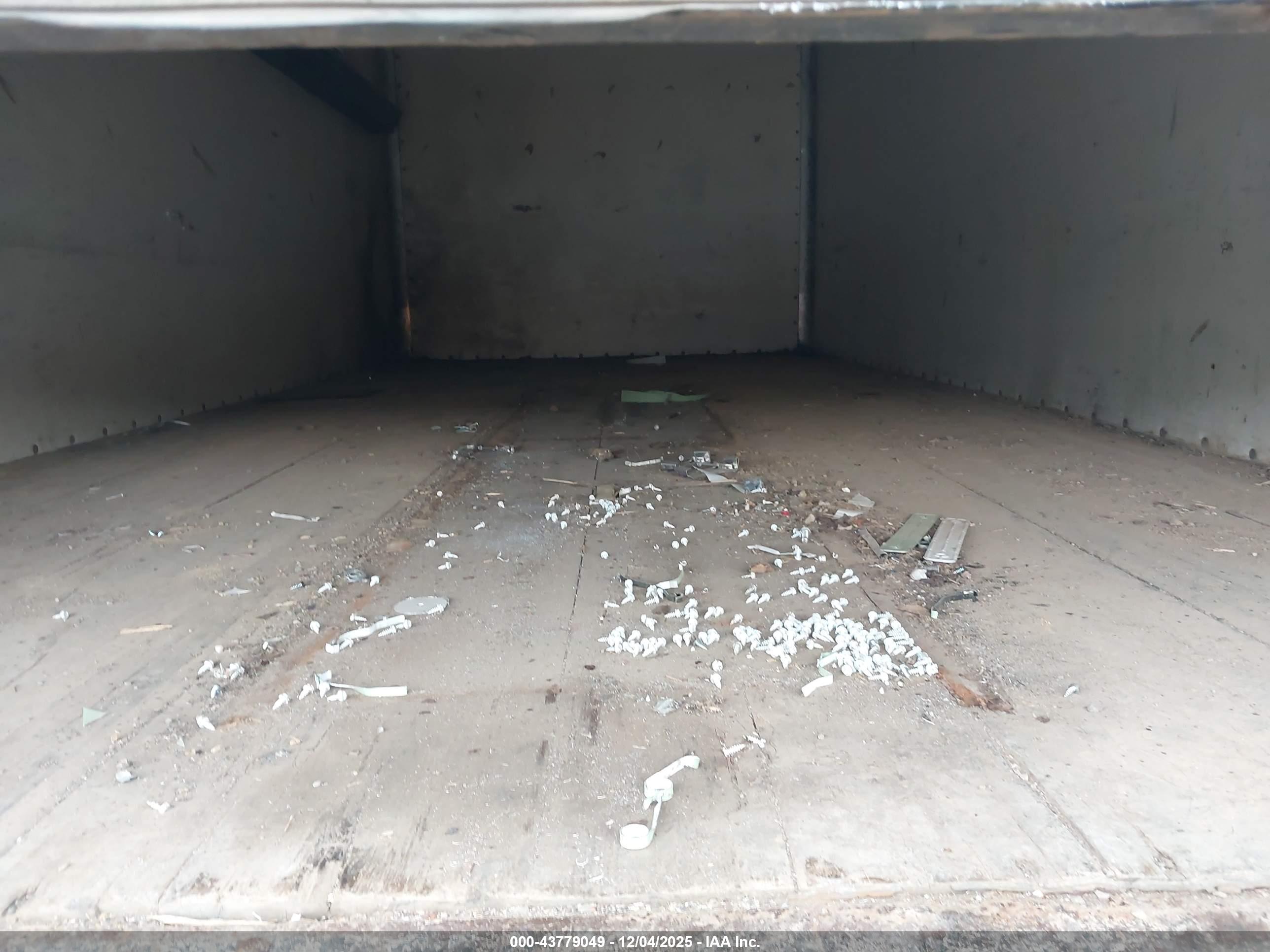 ISUZU NPR image 7