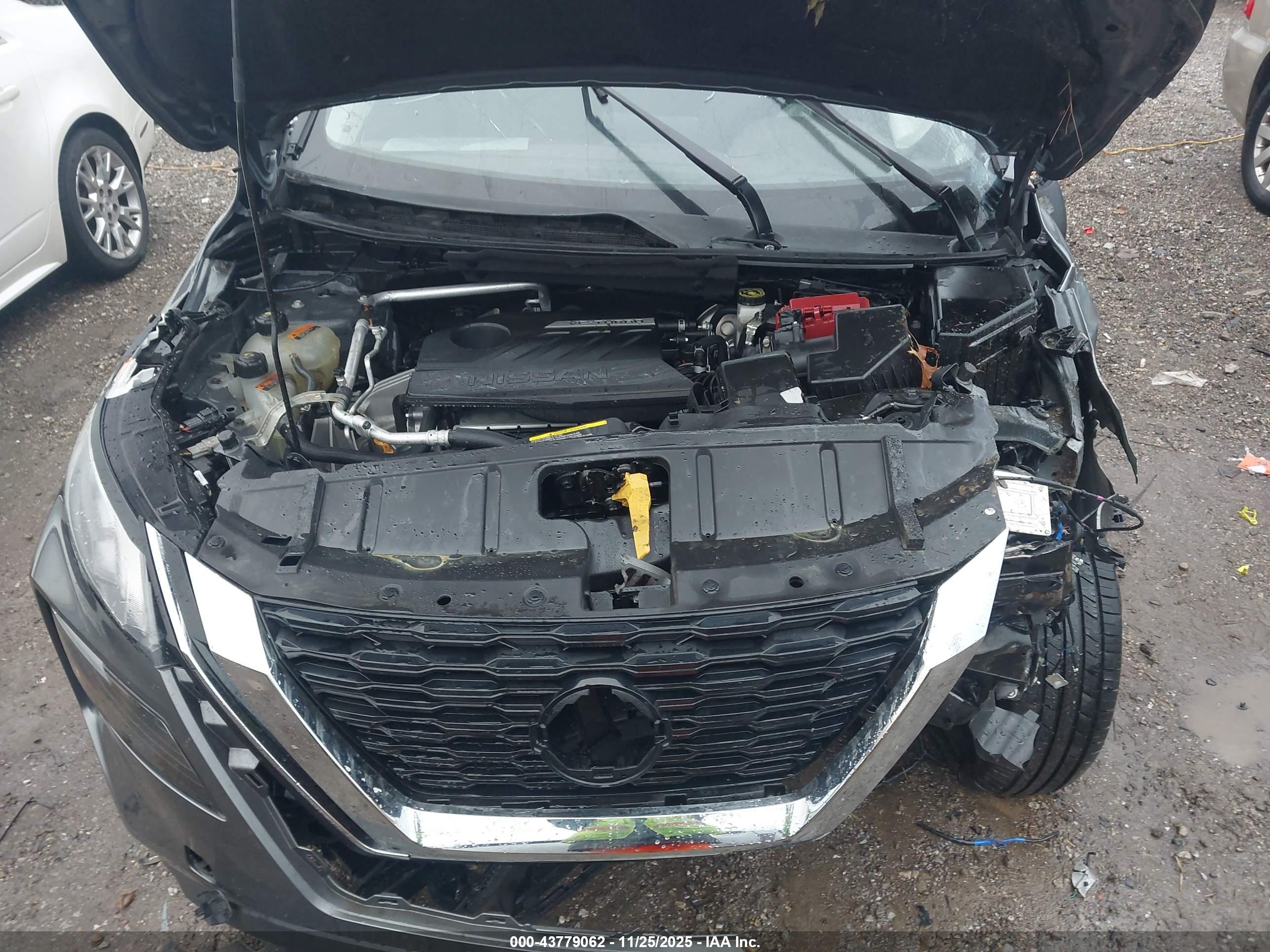 NISSAN ROGUE image 10
