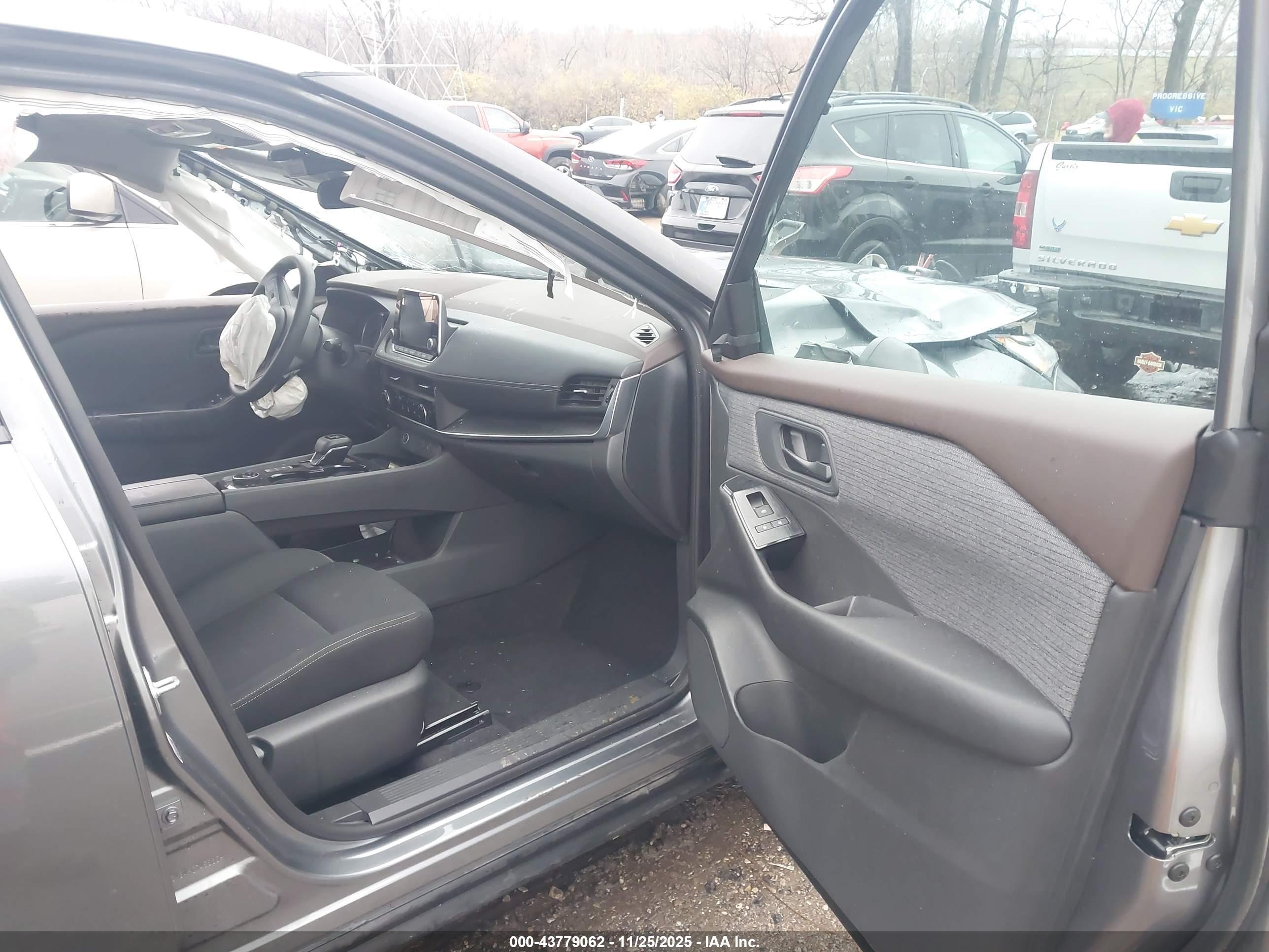 NISSAN ROGUE image 5