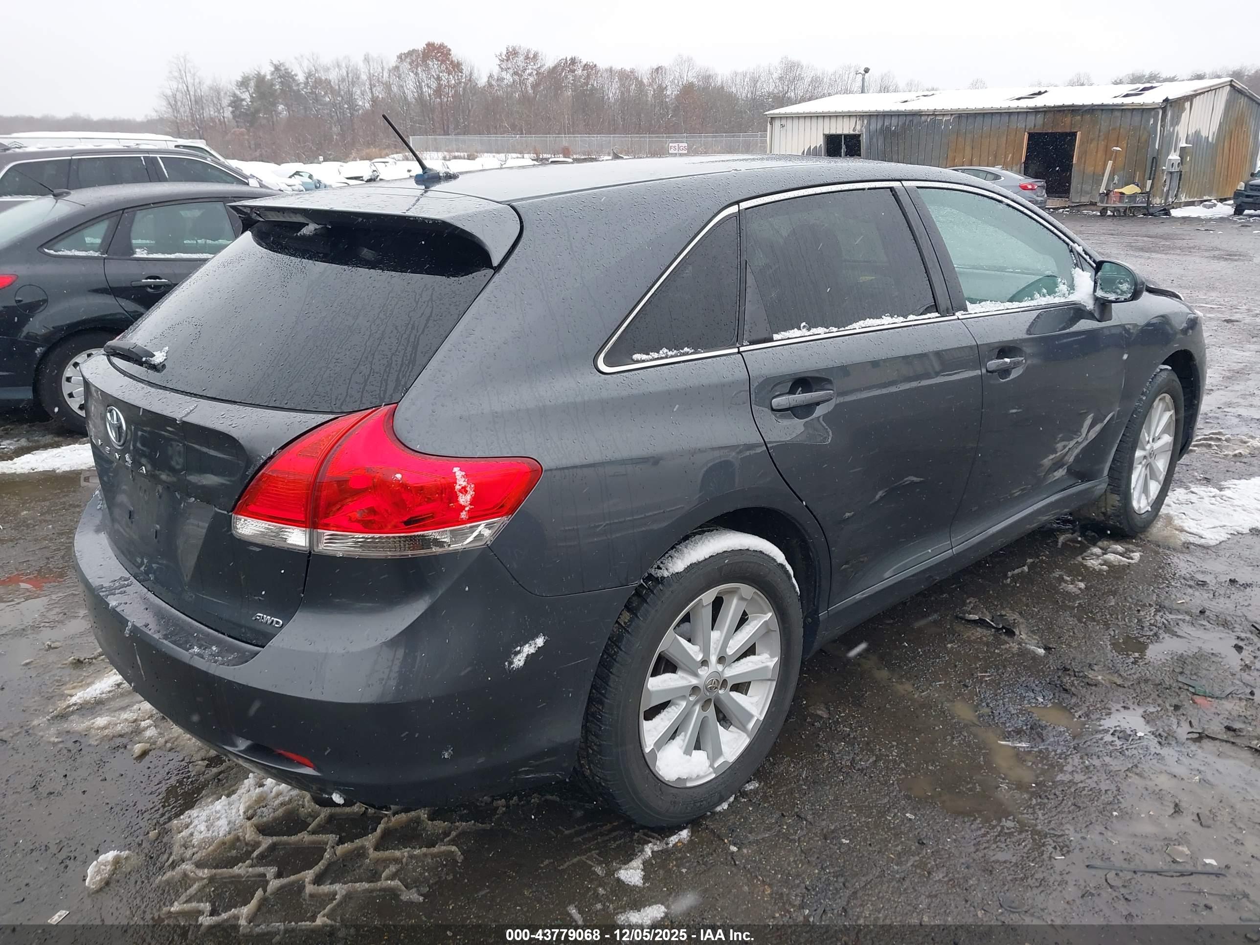 TOYOTA VENZA image 4