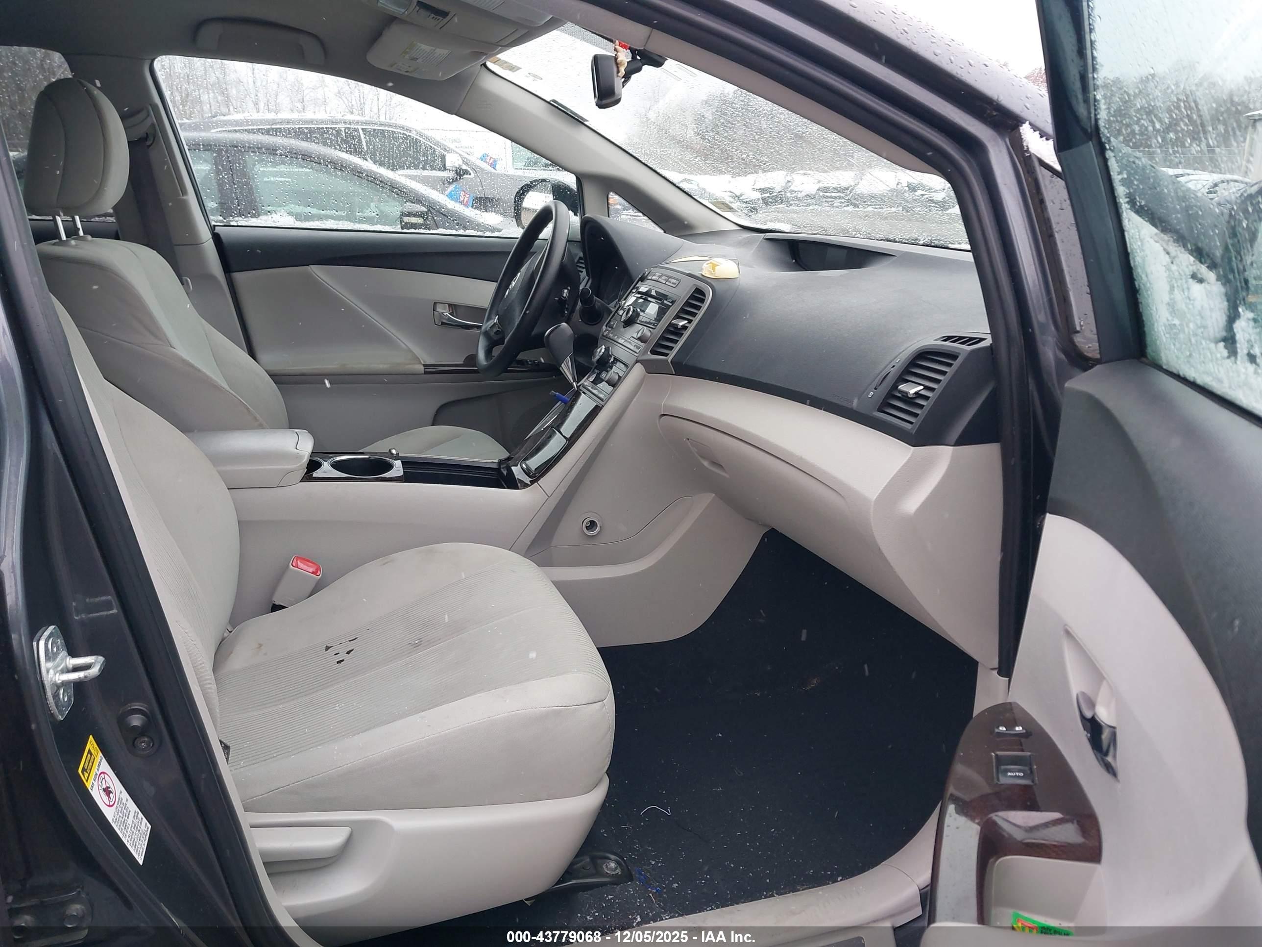 TOYOTA VENZA image 5