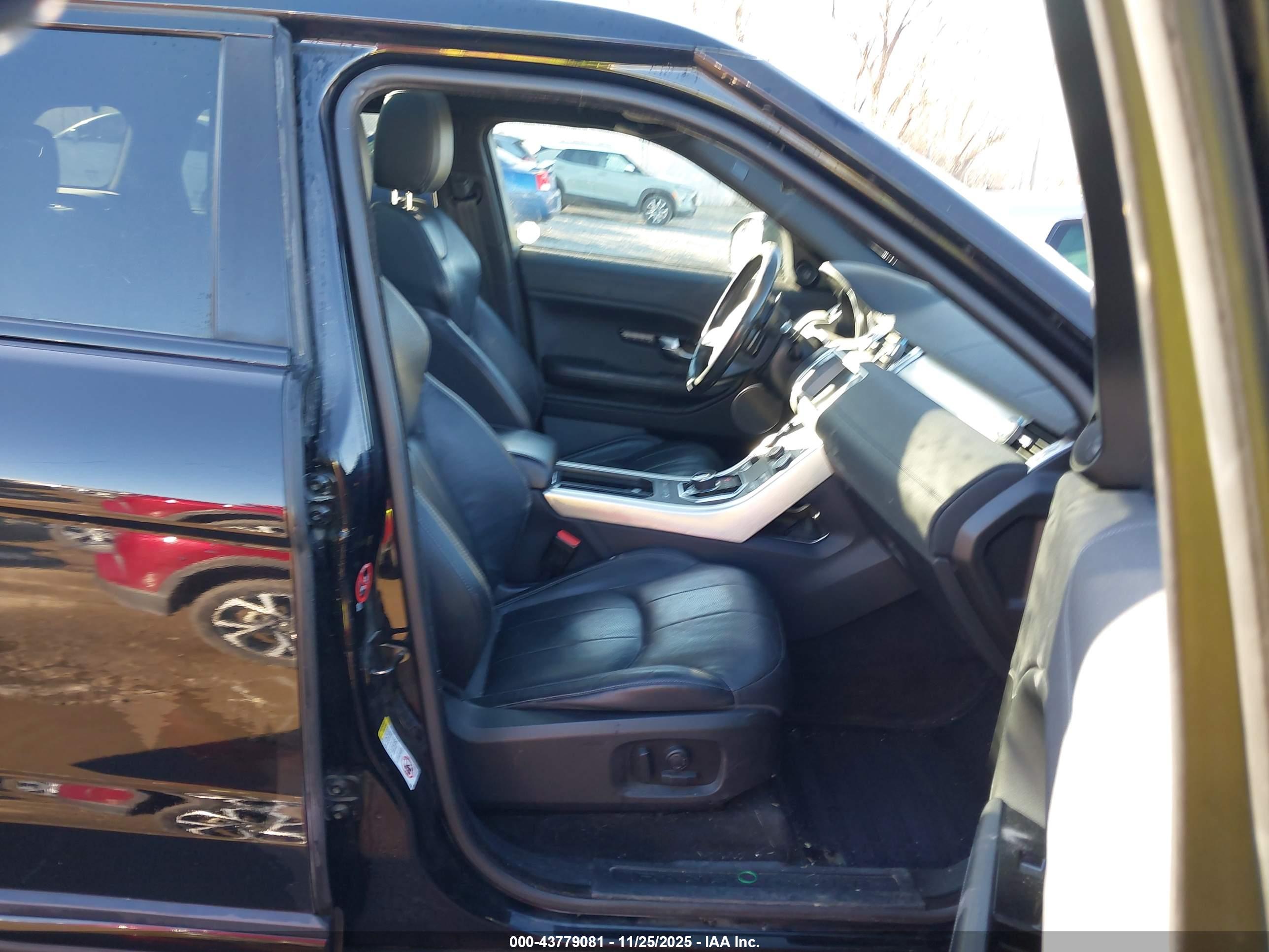 LAND ROVER image 5