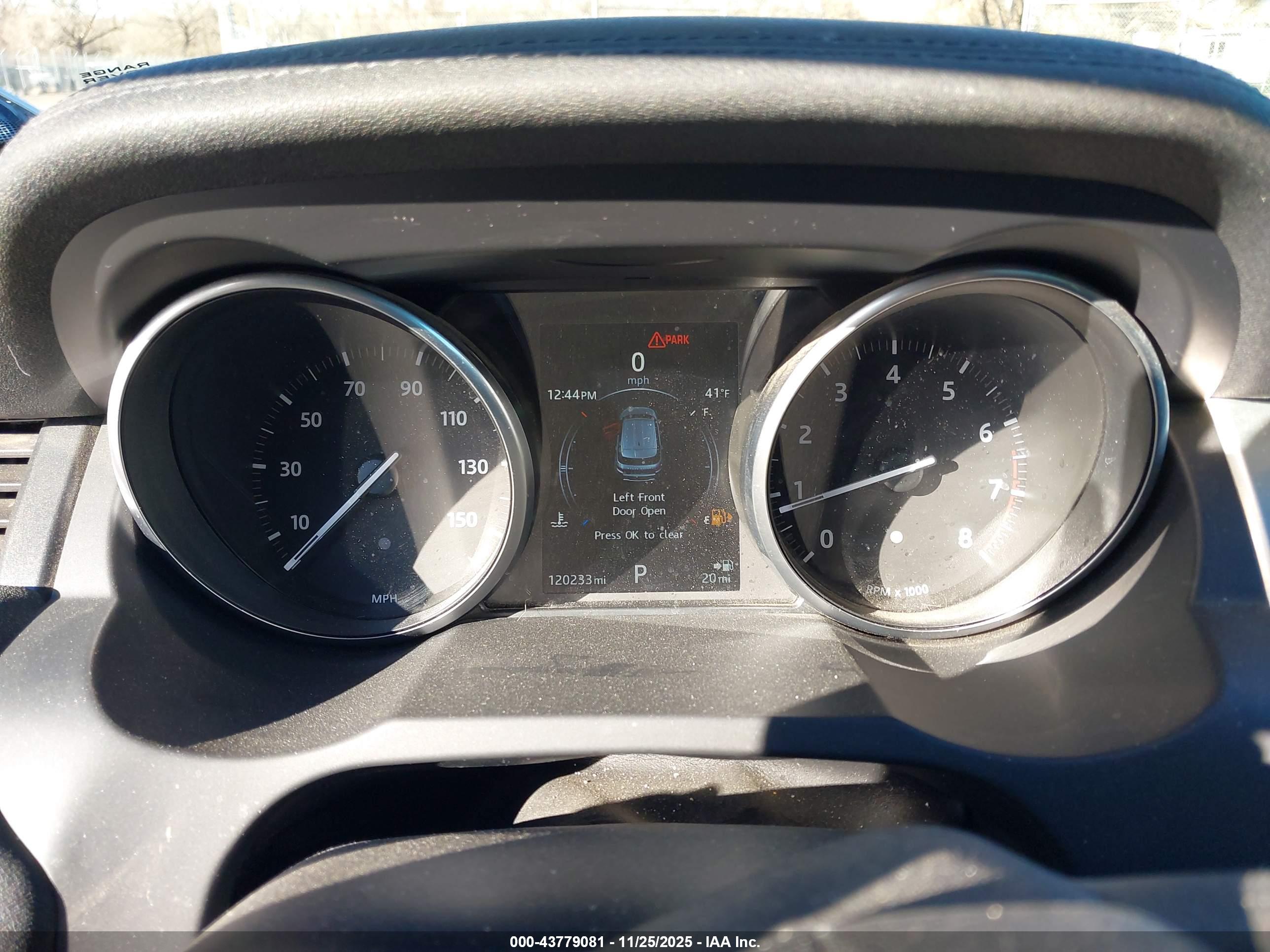 LAND ROVER image 7
