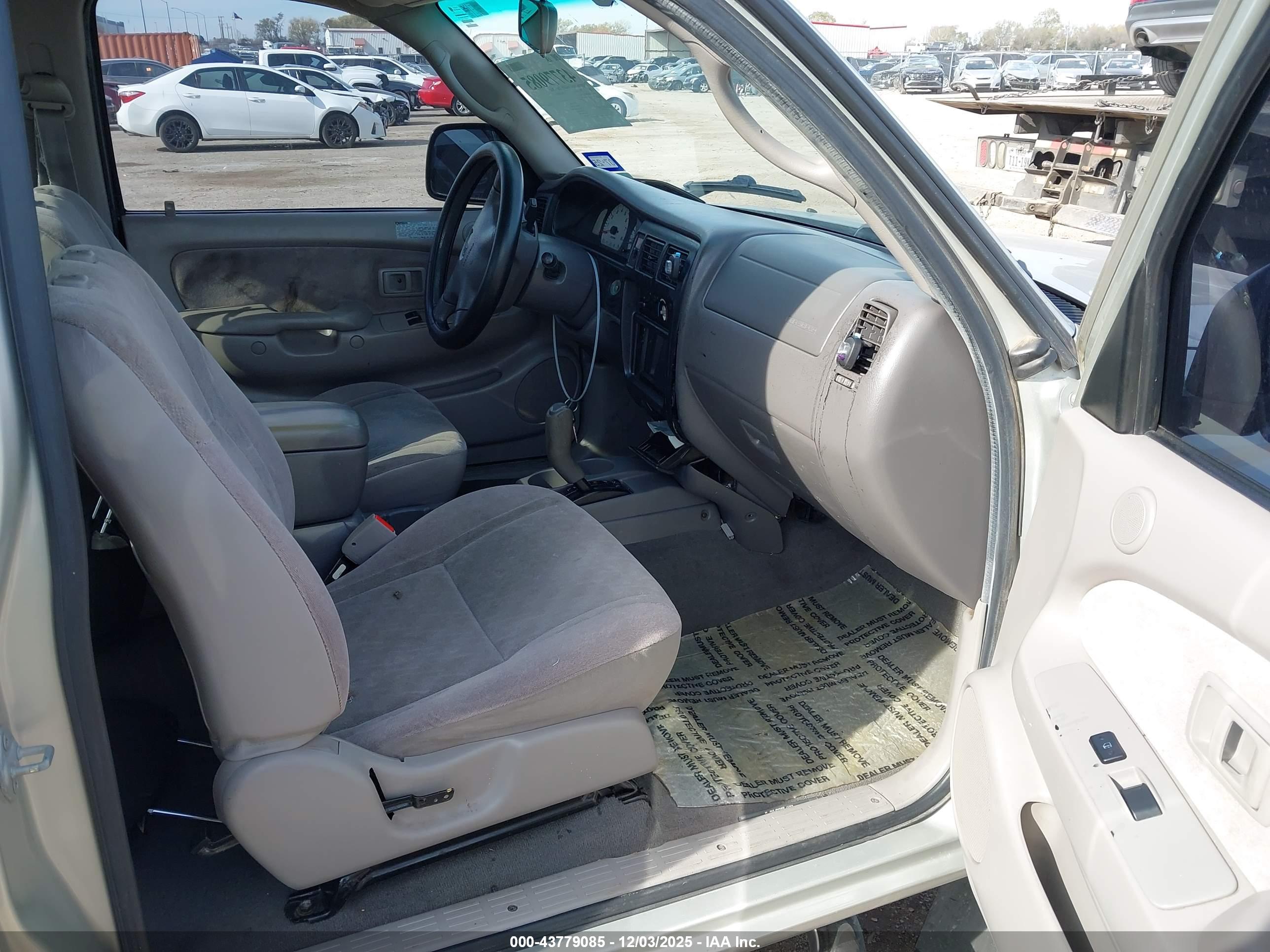 TOYOTA TACOMA image 5