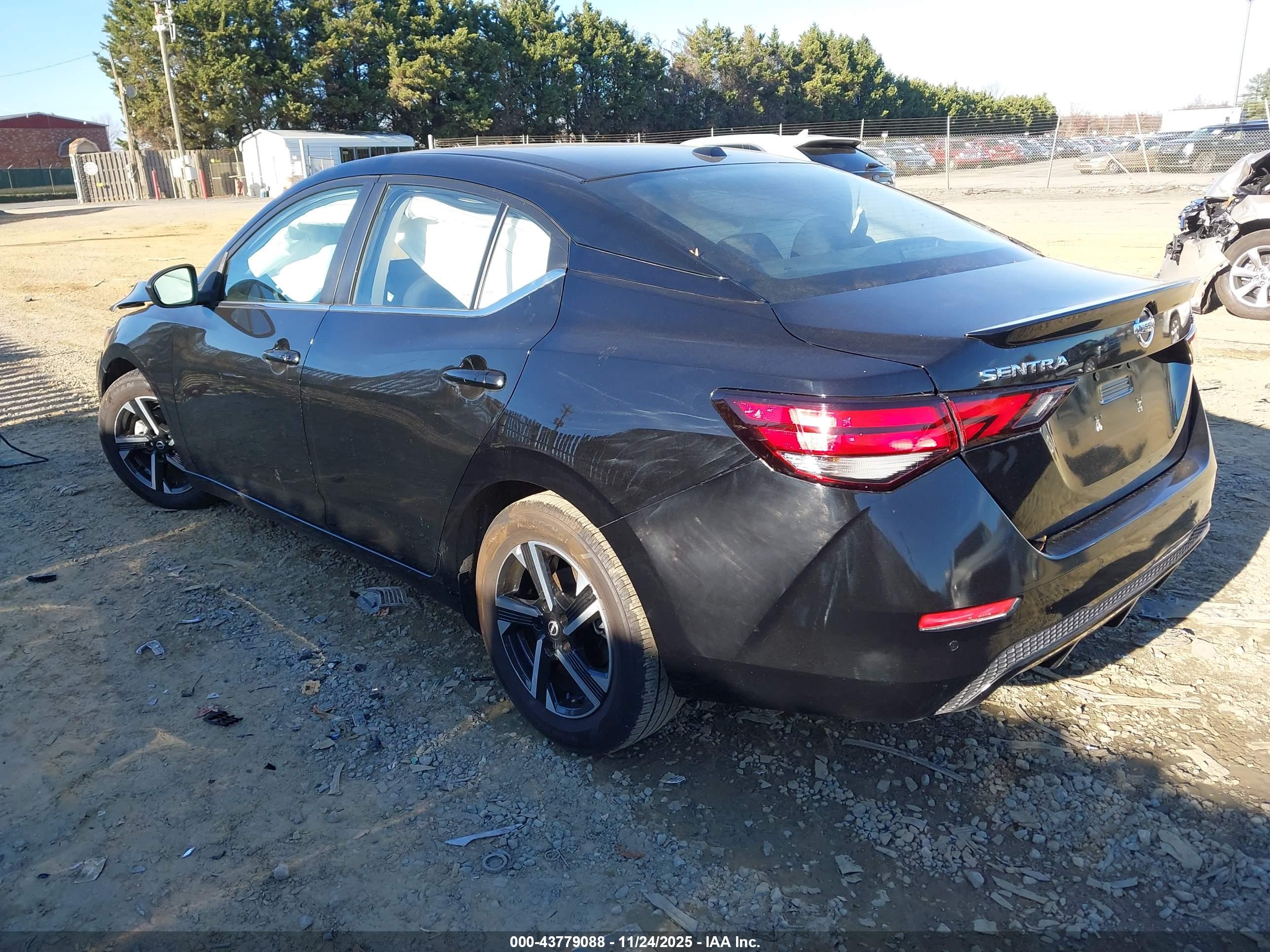 NISSAN SENTRA image 3