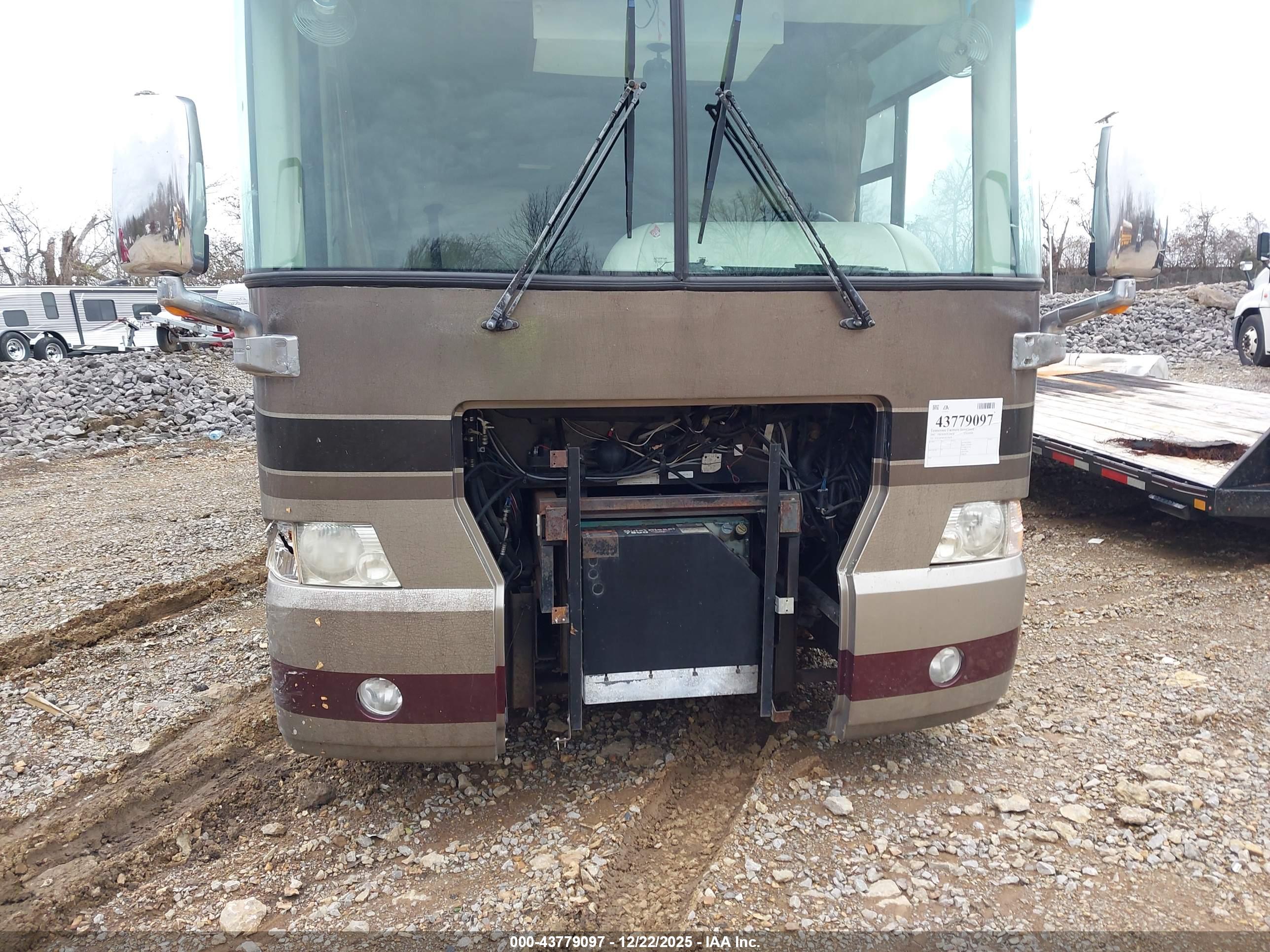 FREIGHTLINER CHASSIS image 6